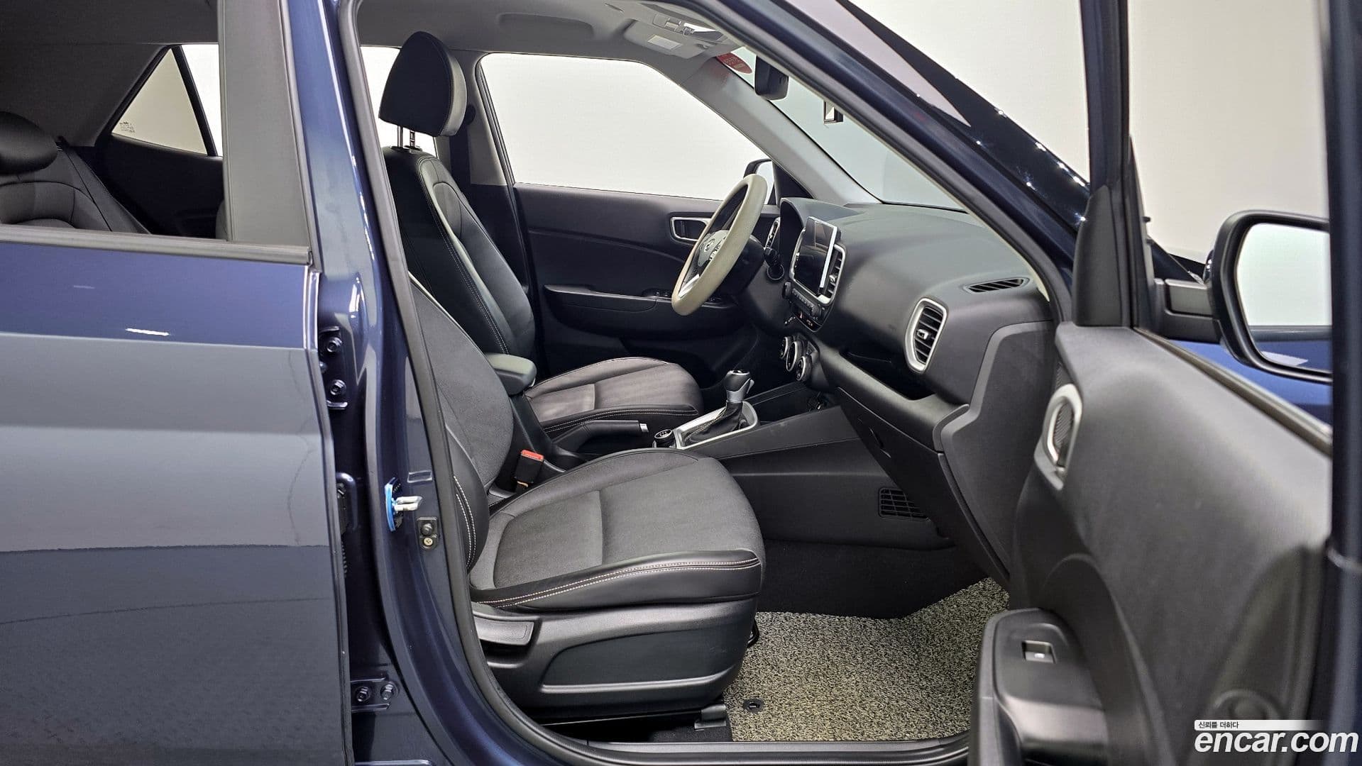 Main__Slider__Photo:Venue Hyundai 2020.2-9