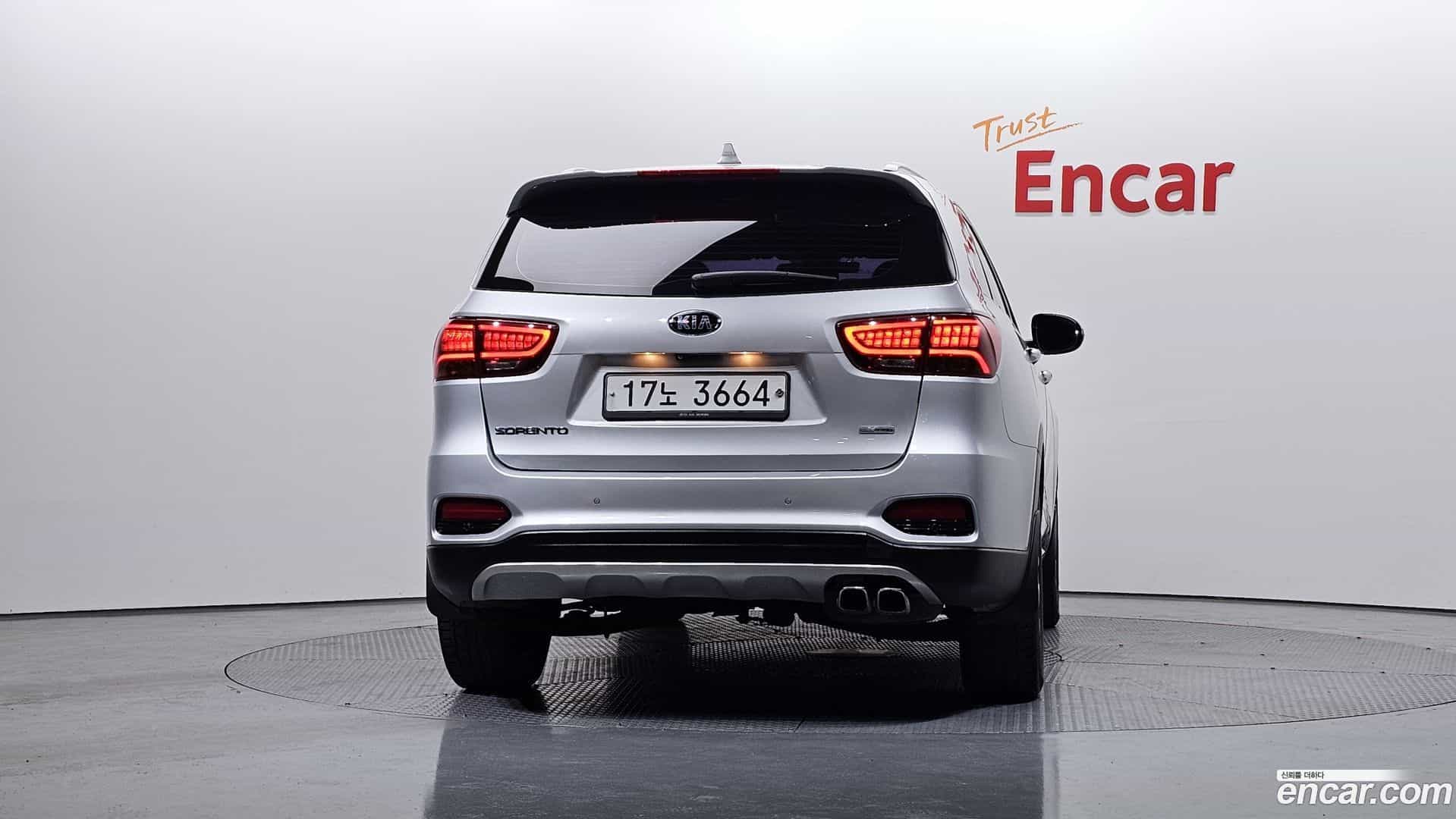 Sorento Kia 2018.0-OUTER-004