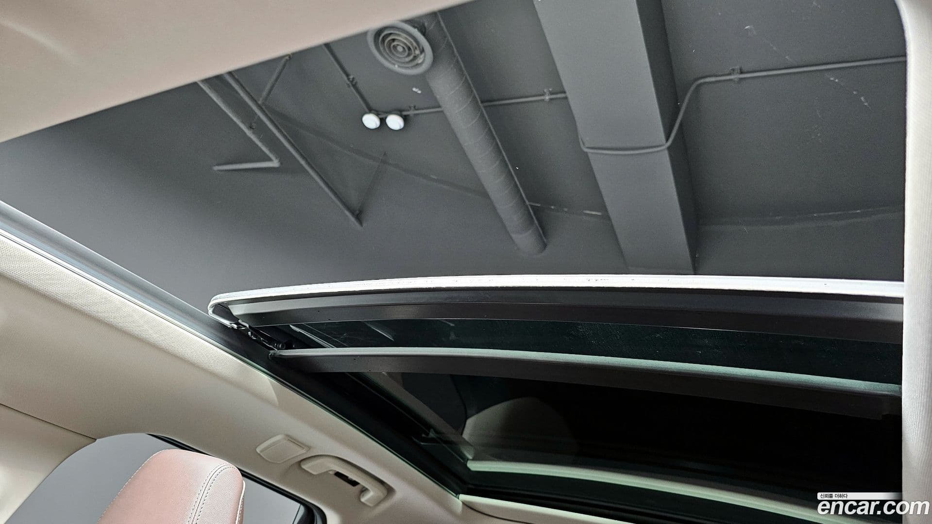 Main__Slider__Photo:X1 BMW 2023.8-15