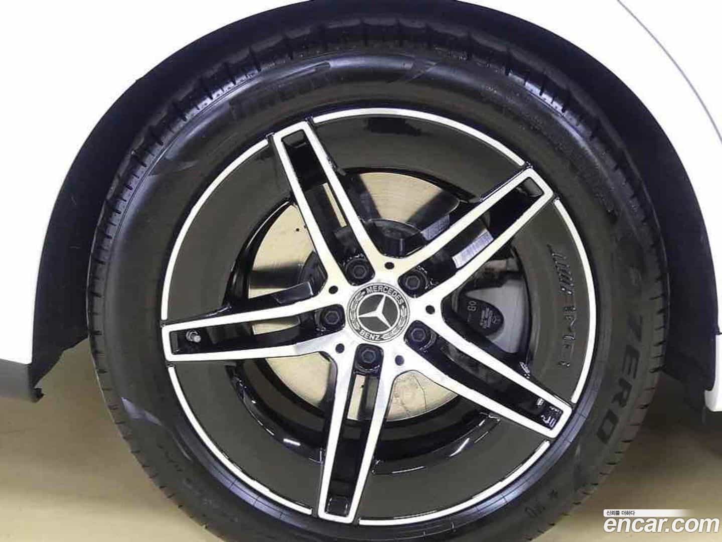 E-Class Mercedes-Benz 2025.0-INNER-009