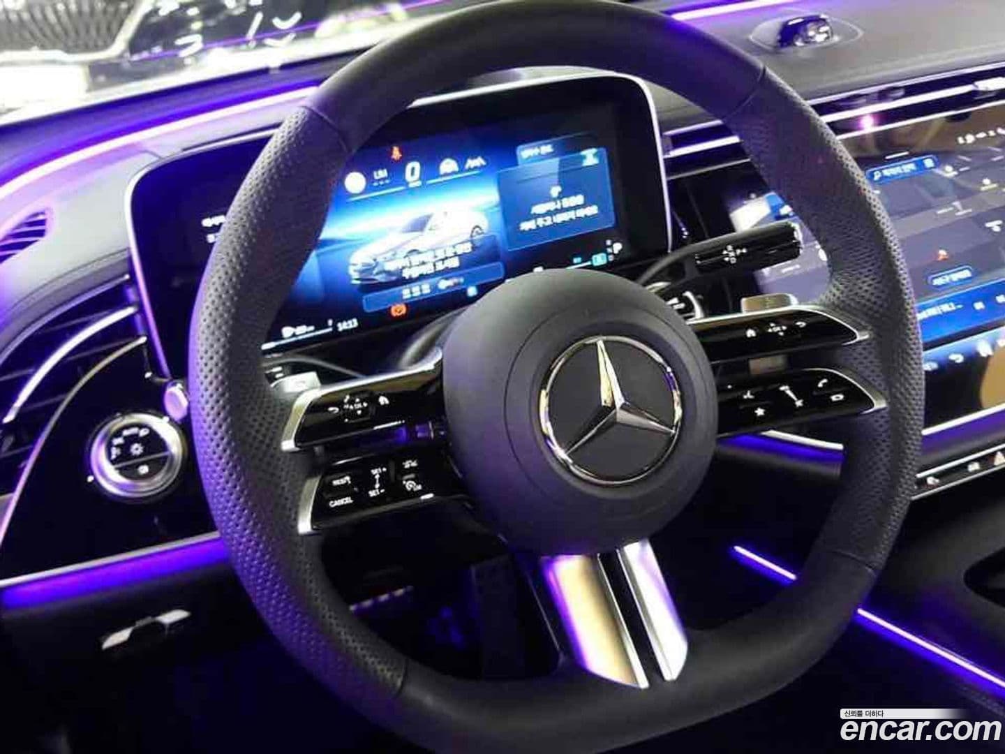 Main__Slider__Photo:E-Class Mercedes-Benz 2025.0-11