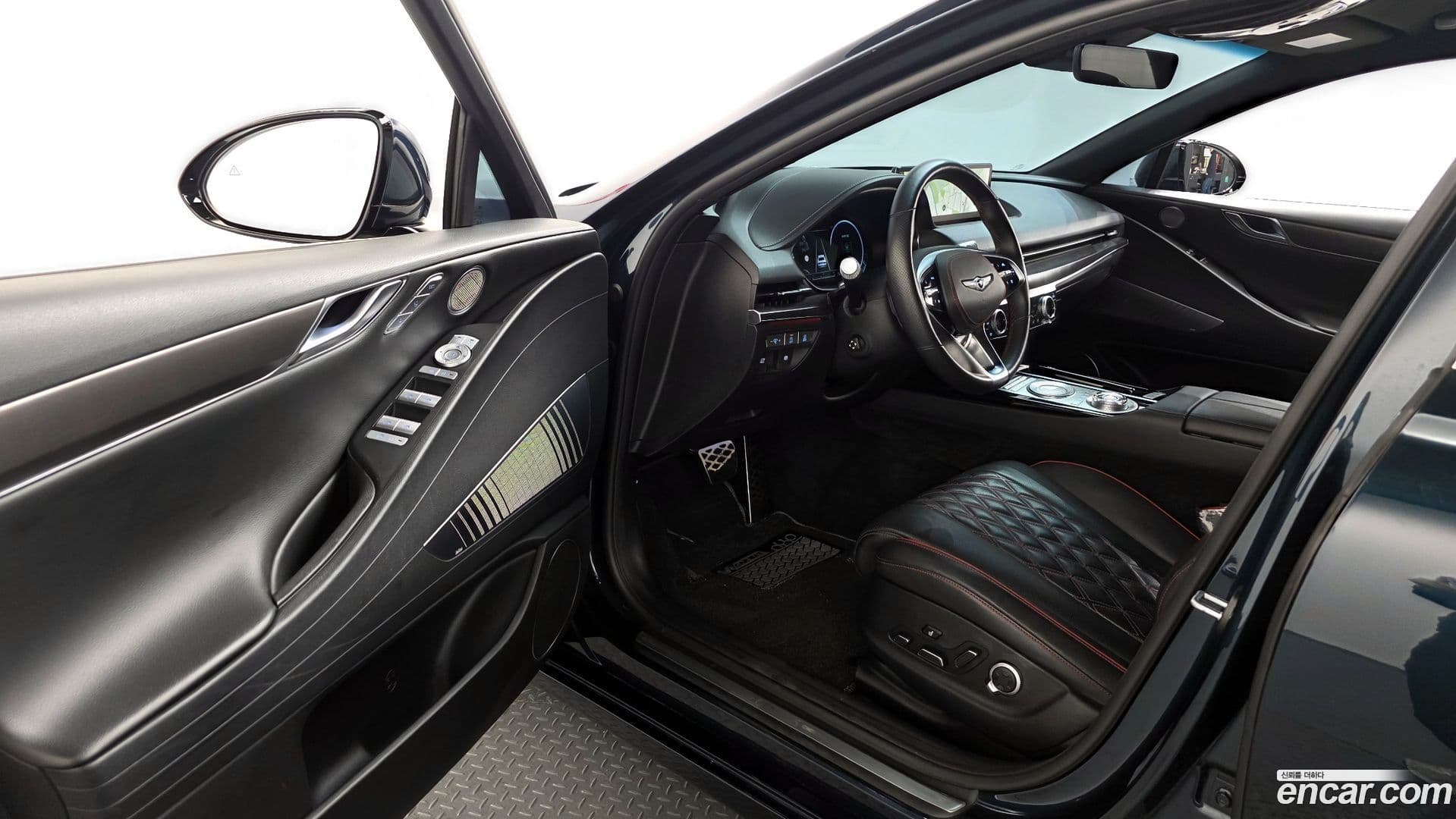 Main__Slider__Photo:G80 Genesis 2022.6-9