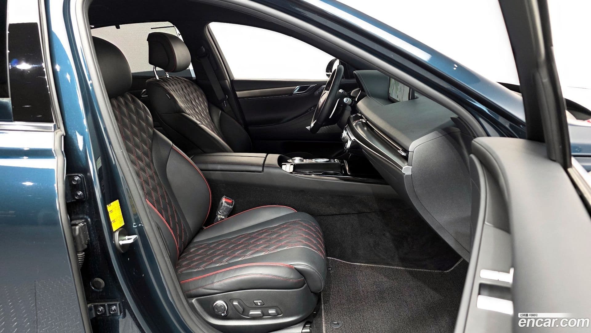 Main__Slider__Photo:G80 Genesis 2022.6-10