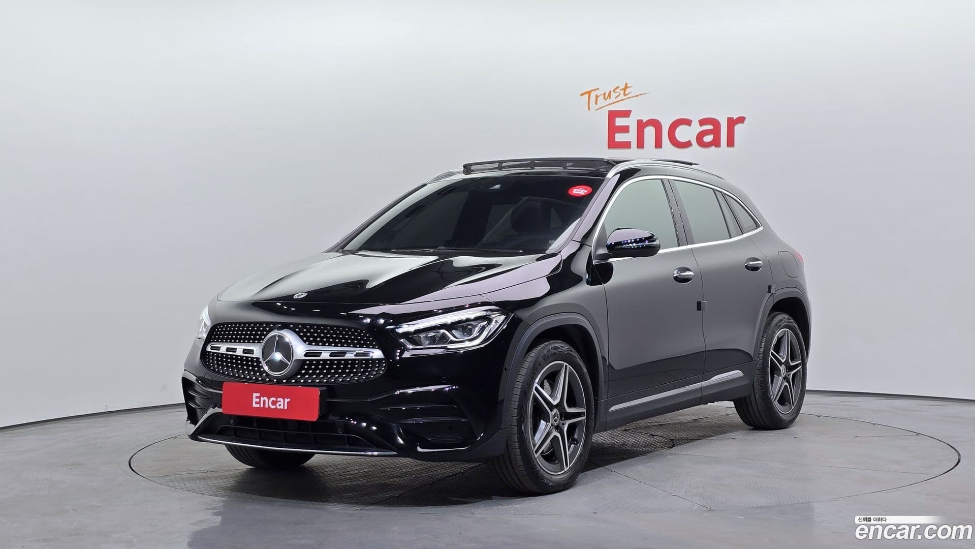 Main__Slider__Photo:GLA-Class Mercedes-Benz 2020.11-0