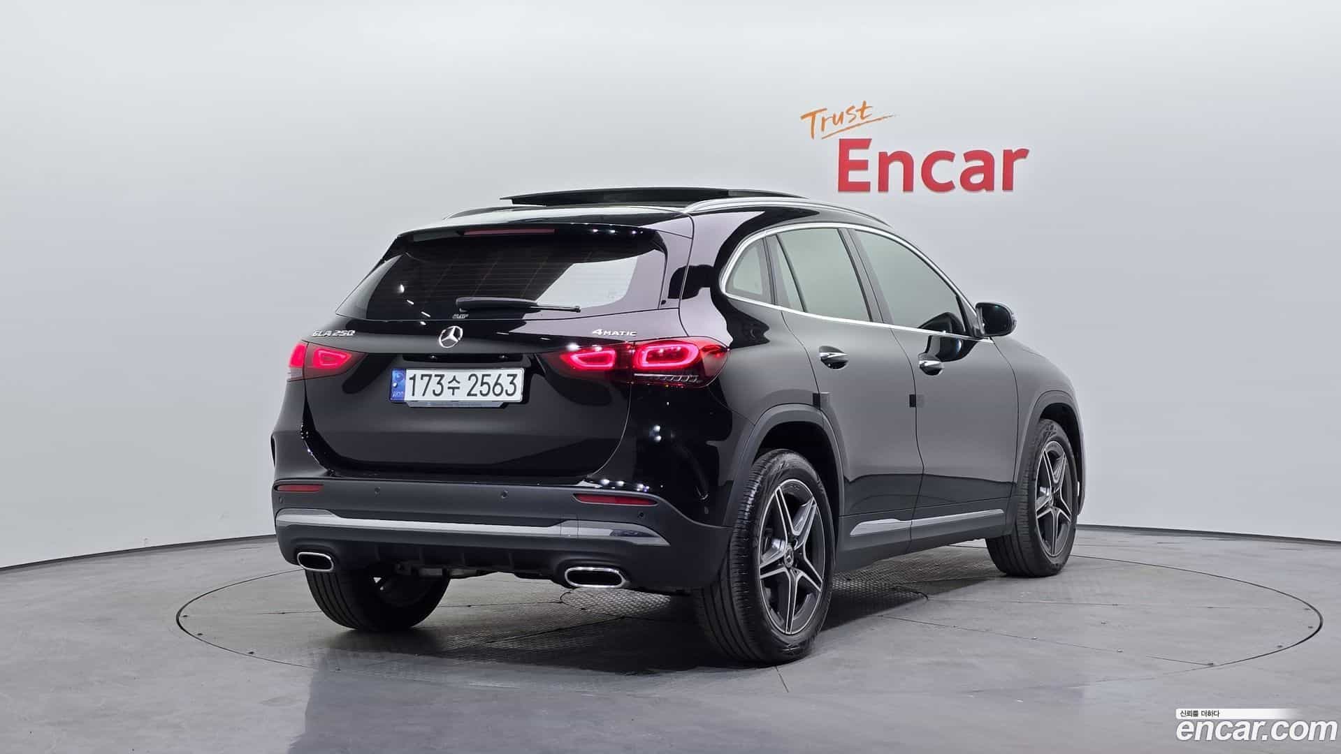 GLA-Class Mercedes-Benz 2020.11-OUTER-002