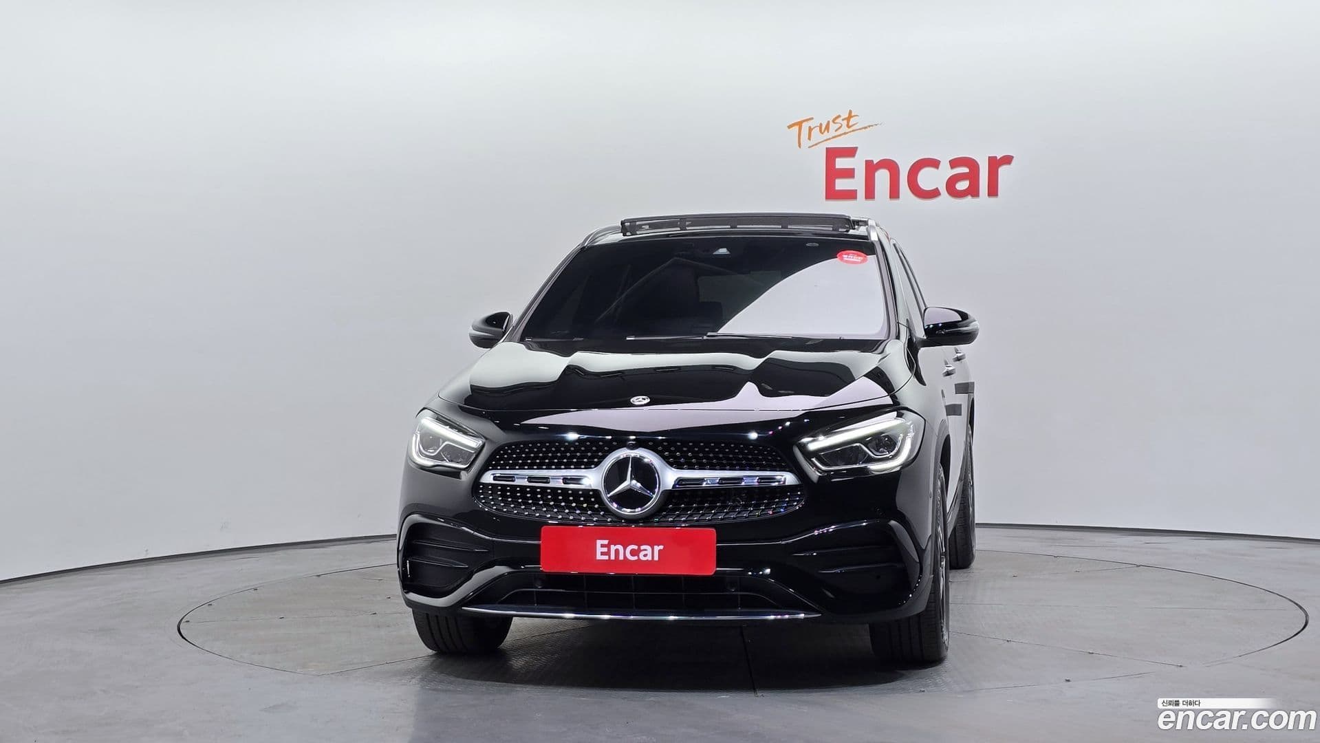 Main__Slider__Photo:GLA-Class Mercedes-Benz 2020.11-2