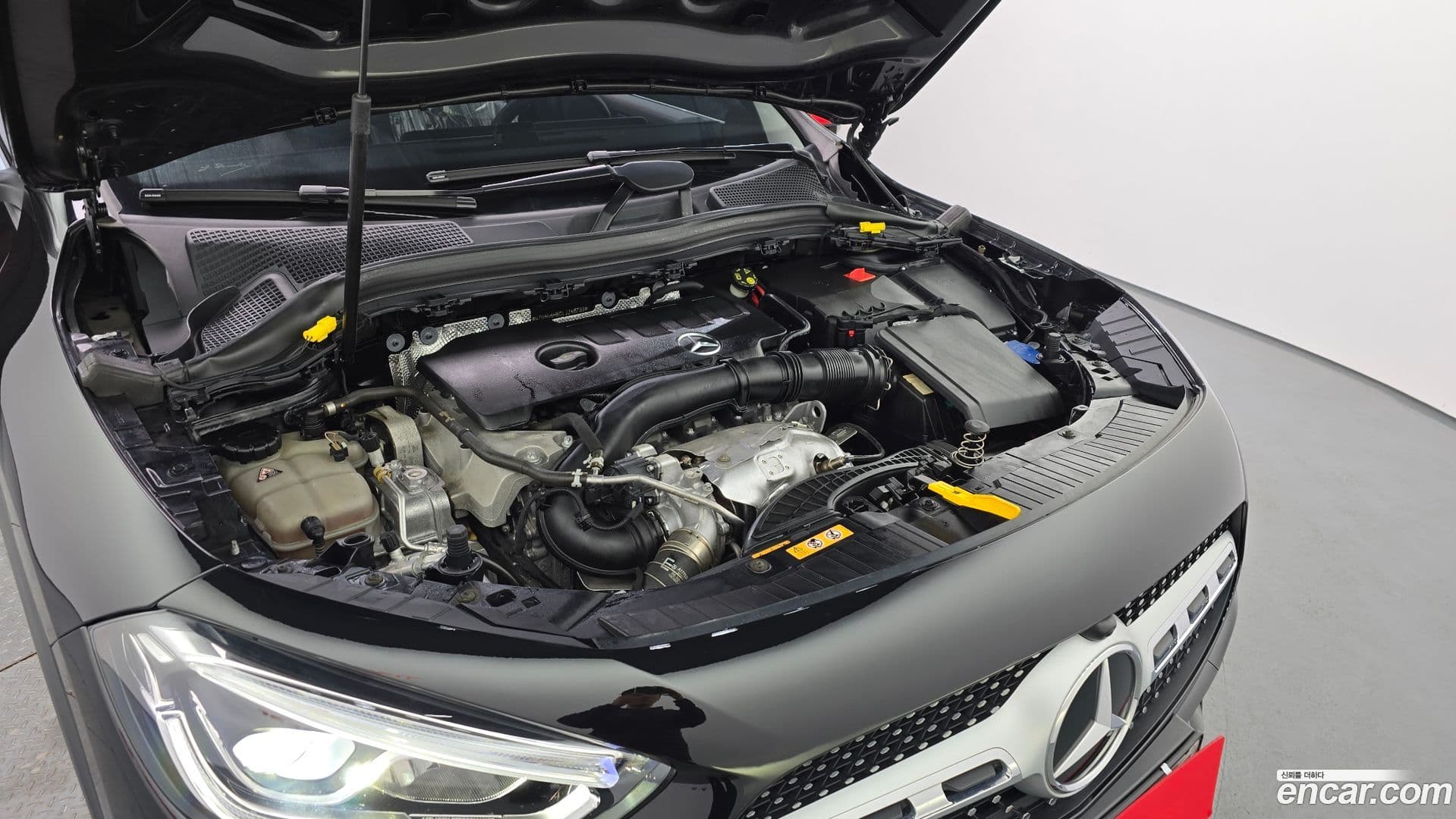 Main__Slider__Photo:GLA-Class Mercedes-Benz 2020.11-5