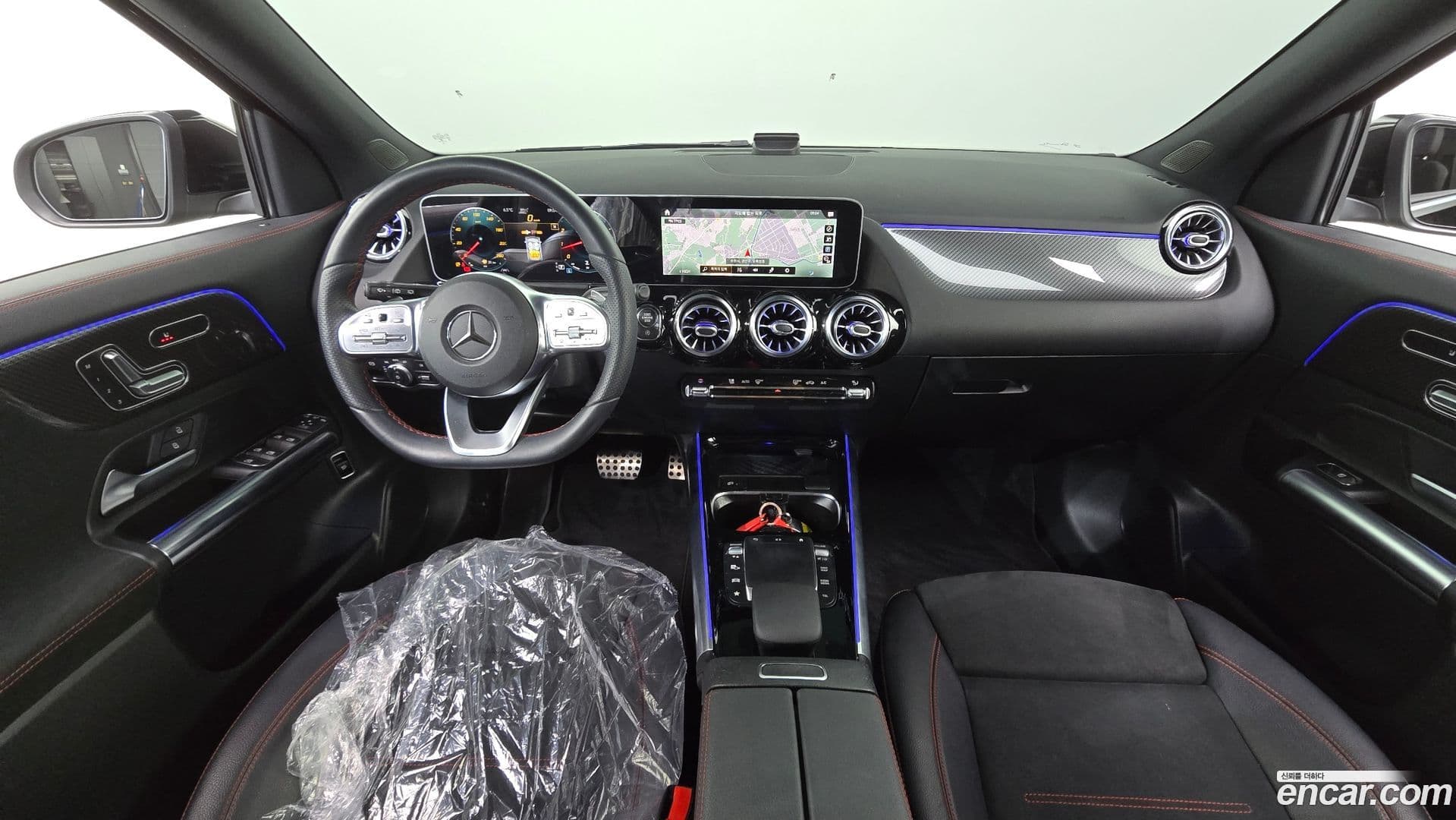 Main__Slider__Photo:GLA-Class Mercedes-Benz 2020.11-6