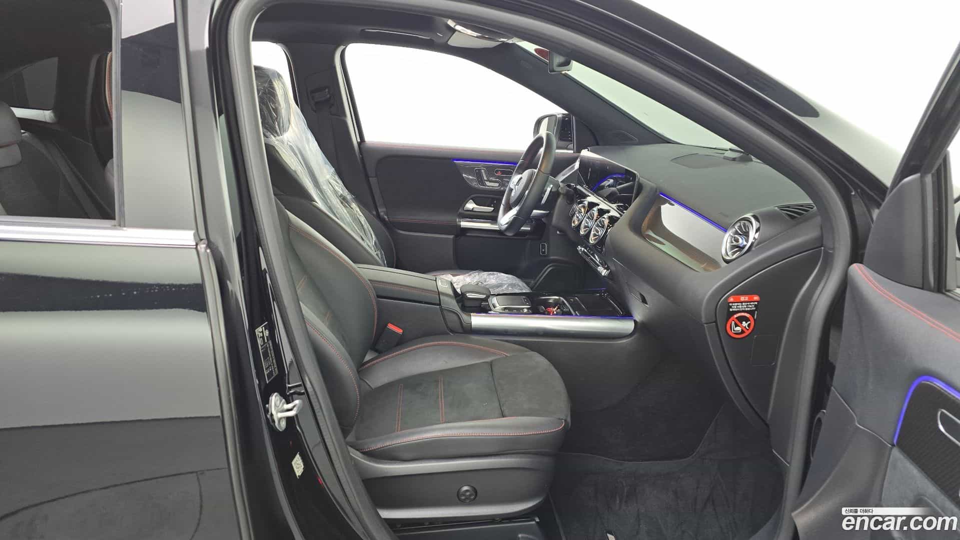 GLA-Class Mercedes-Benz 2020.11-OPTION-015