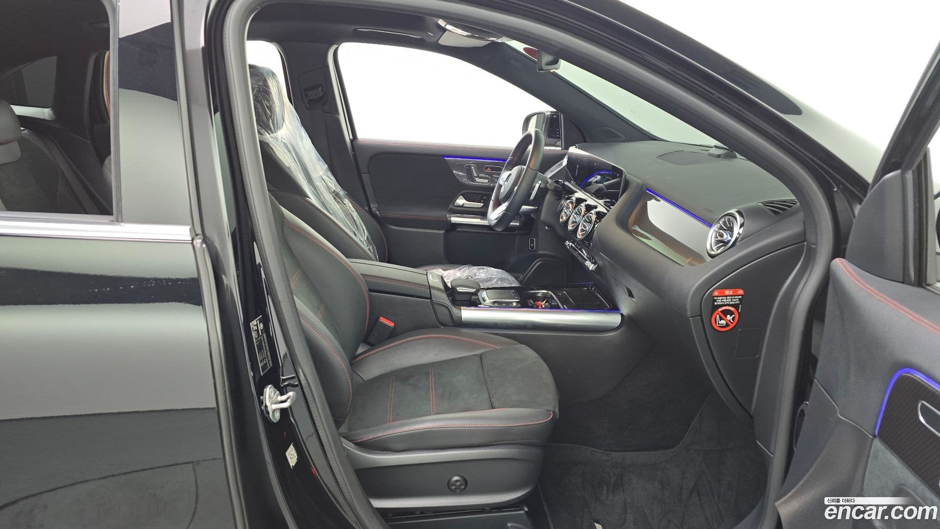 Main__Slider__Photo:GLA-Class Mercedes-Benz 2020.11-10