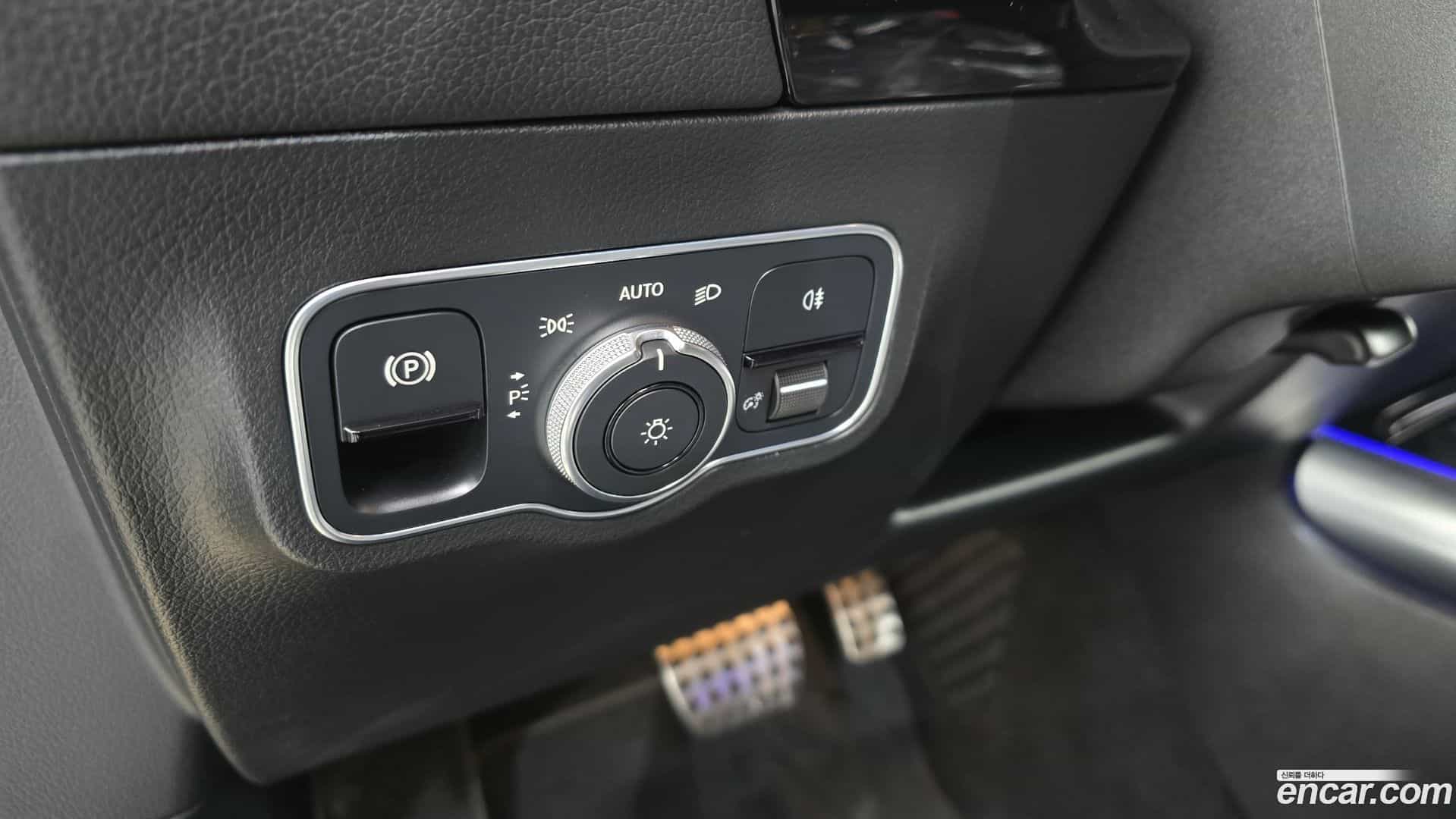 GLA-Class Mercedes-Benz 2020.11-OPTION-021