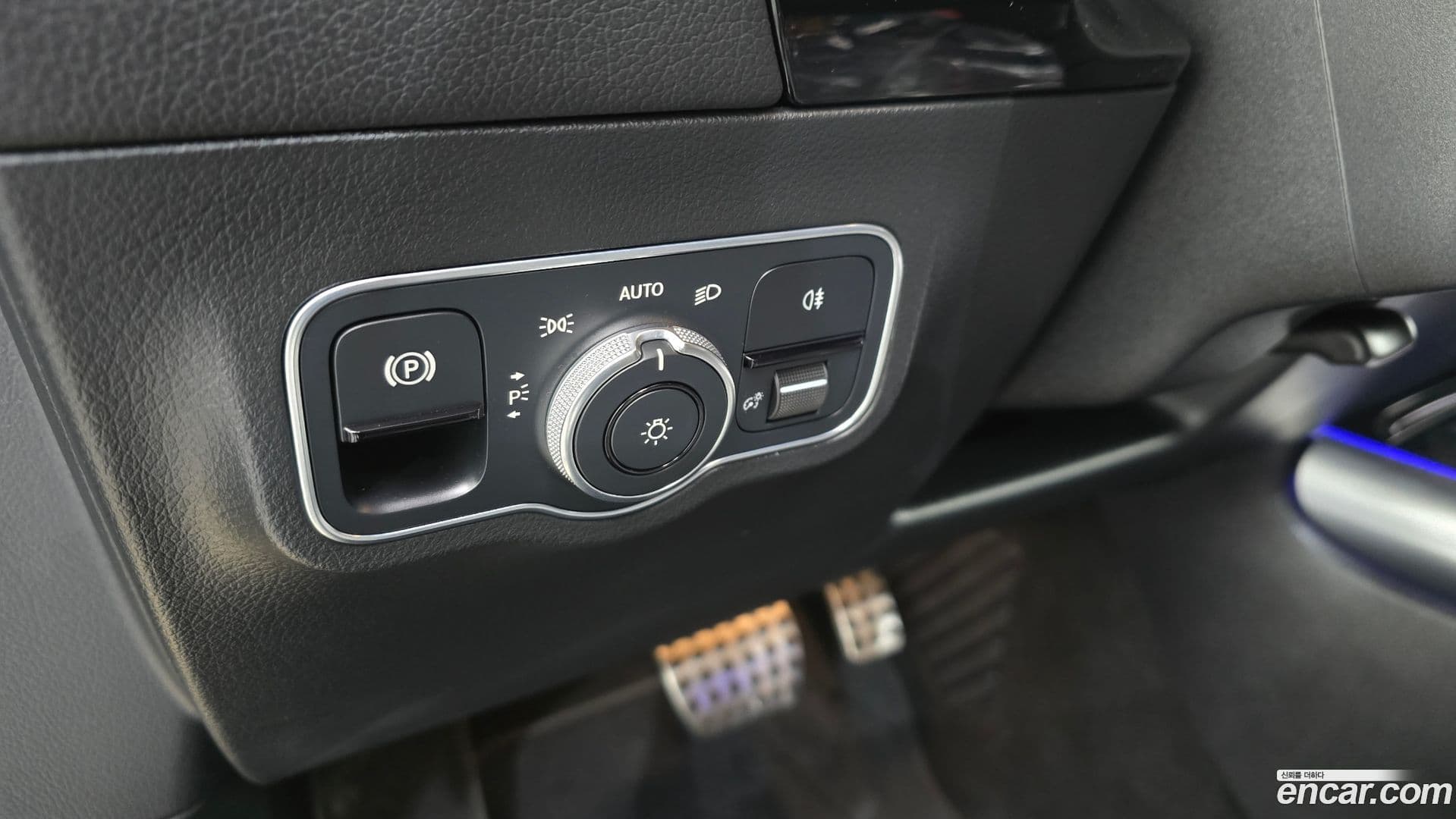 Main__Slider__Photo:GLA-Class Mercedes-Benz 2020.11-16