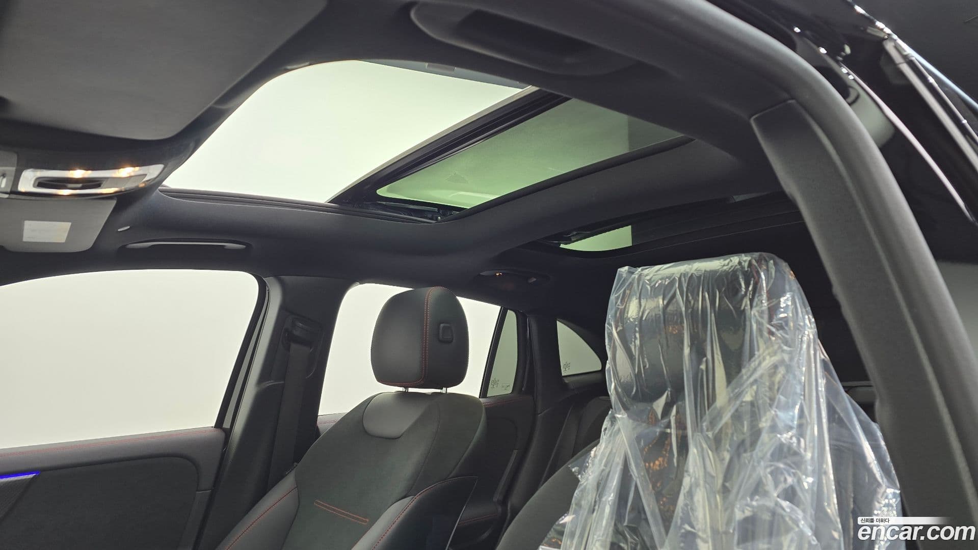 Main__Slider__Photo:GLA-Class Mercedes-Benz 2020.11-18