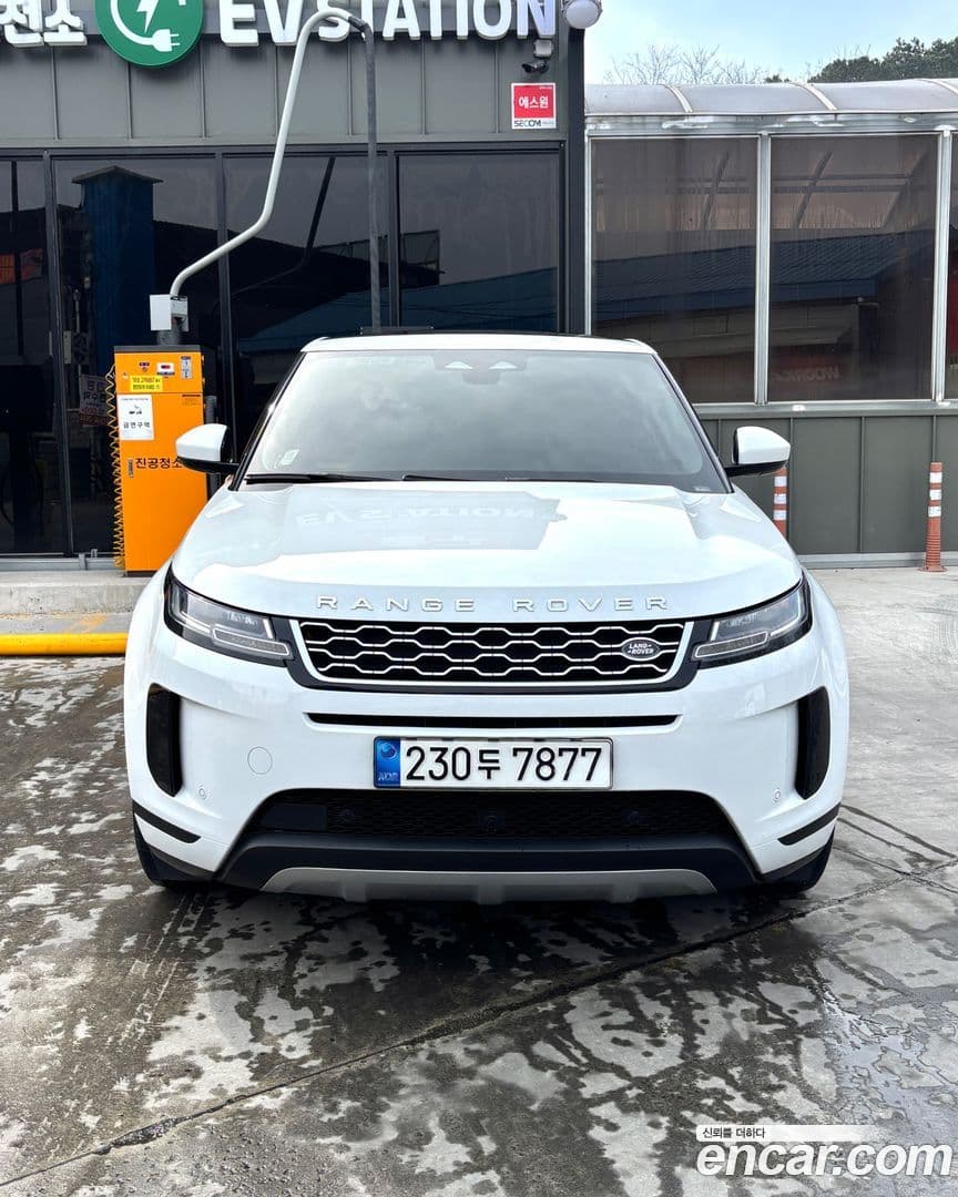 Main__Slider__Photo:Range Rover Evoque Land Rover 2022.0-0