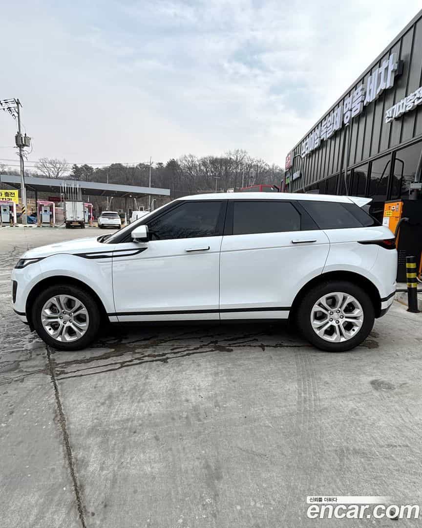 Range Rover Evoque Land Rover 2022.0-OUTER-003