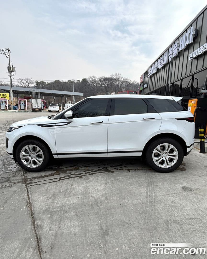 Main__Slider__Photo:Range Rover Evoque Land Rover 2022.0-2