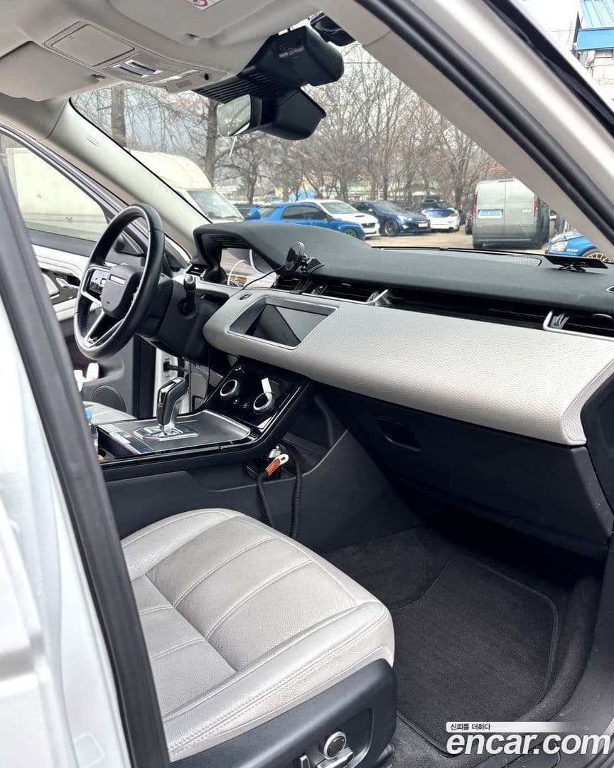 Main__Slider__Photo:Range Rover Evoque Land Rover 2022.0-9