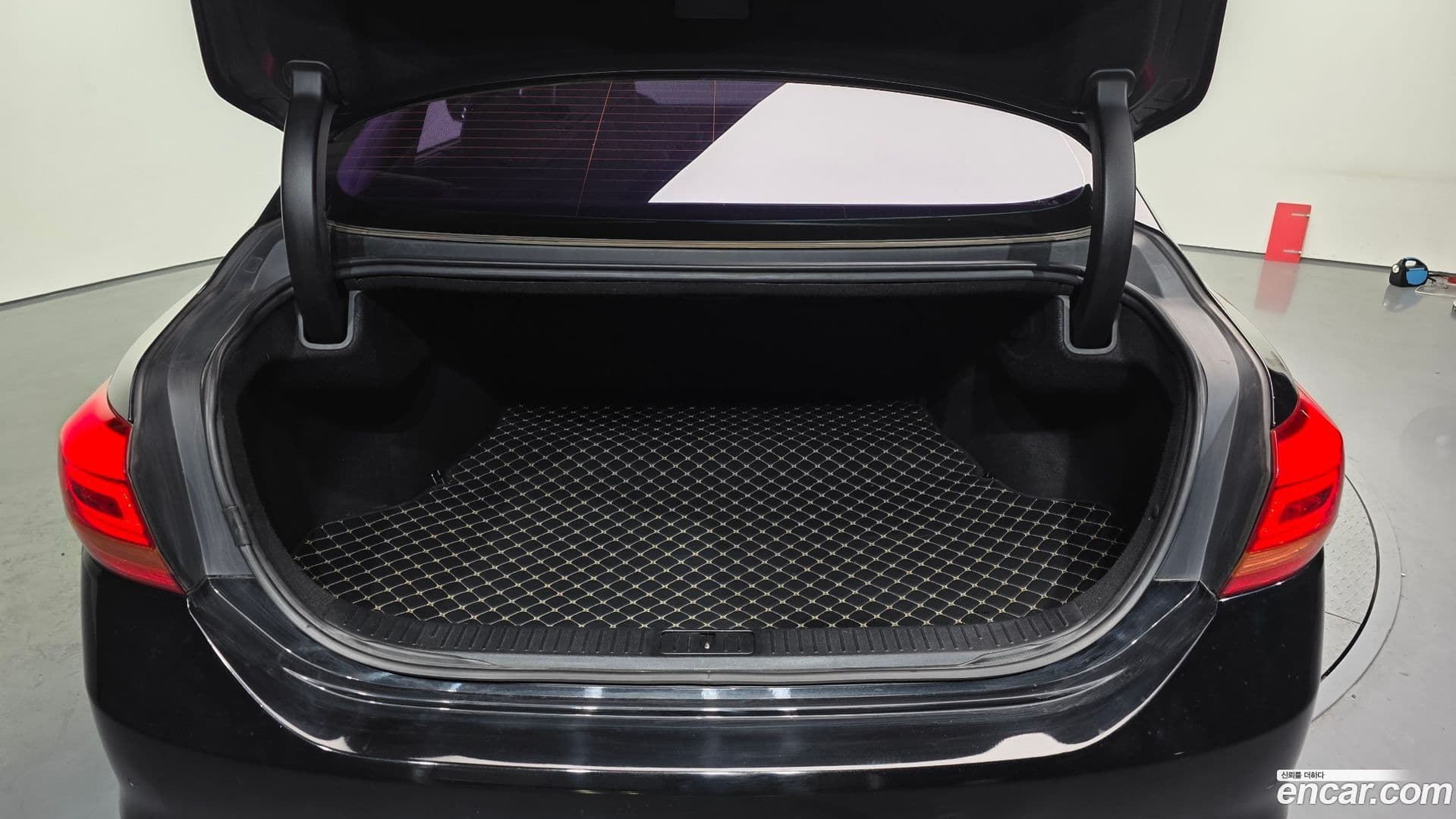 Main__Slider__Photo:K9 Kia 2012.6-19