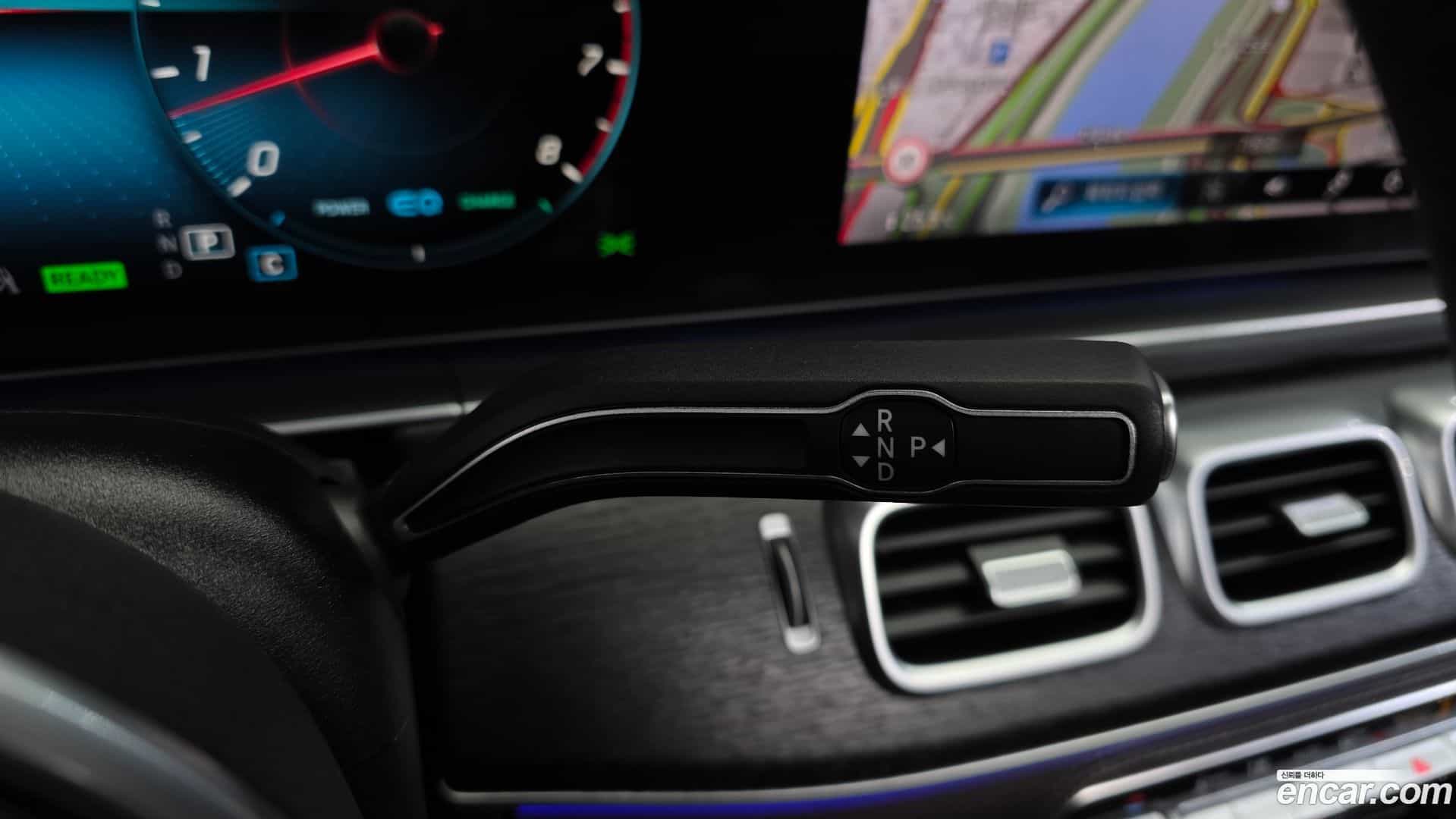 GLE-Class Mercedes-Benz 2023.5-INNER-009