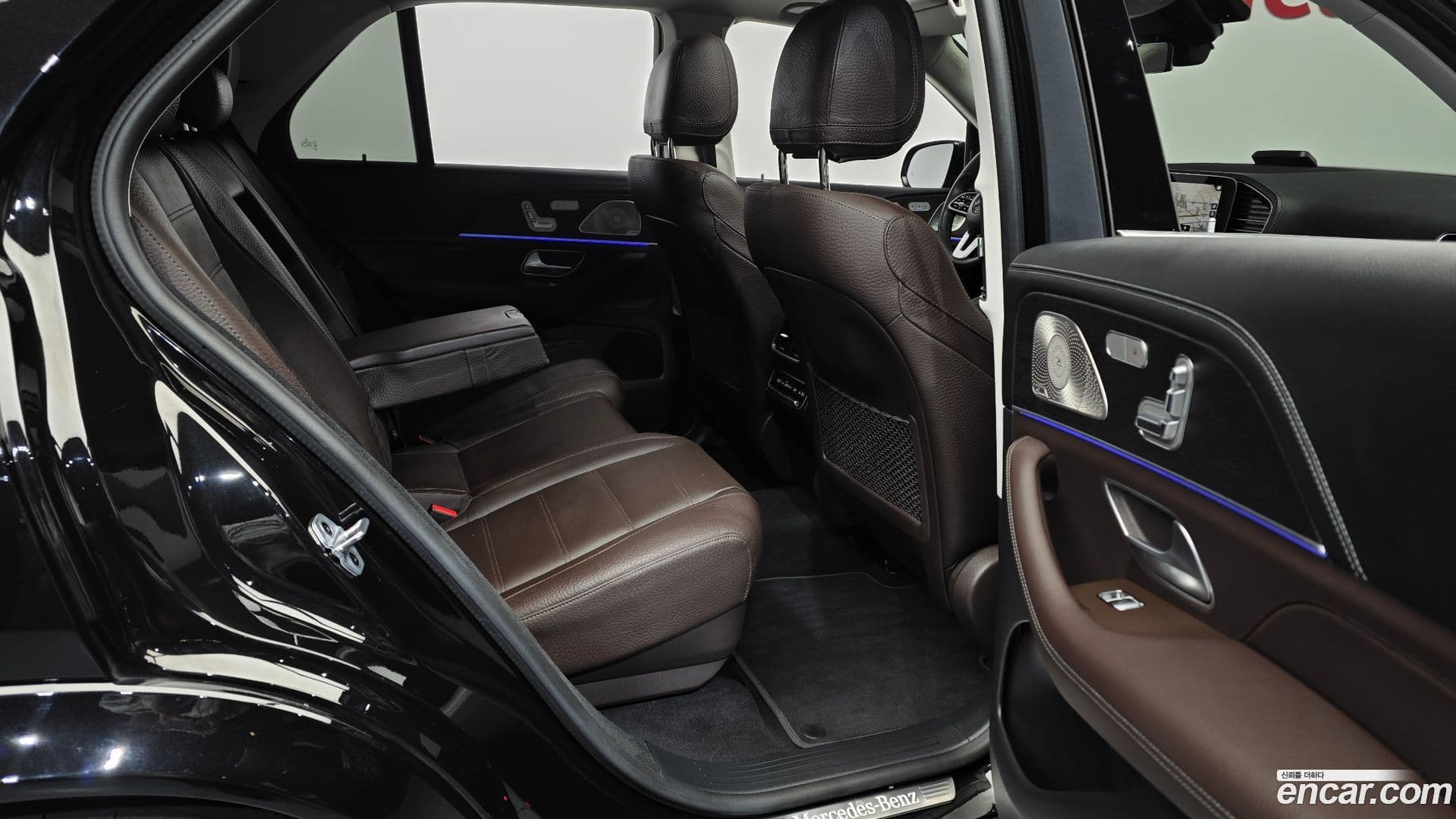 Main__Slider__Photo:GLE-Class Mercedes-Benz 2023.5-11