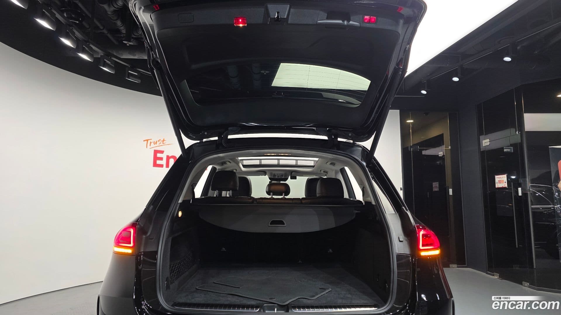 Main__Slider__Photo:GLE-Class Mercedes-Benz 2023.5-19