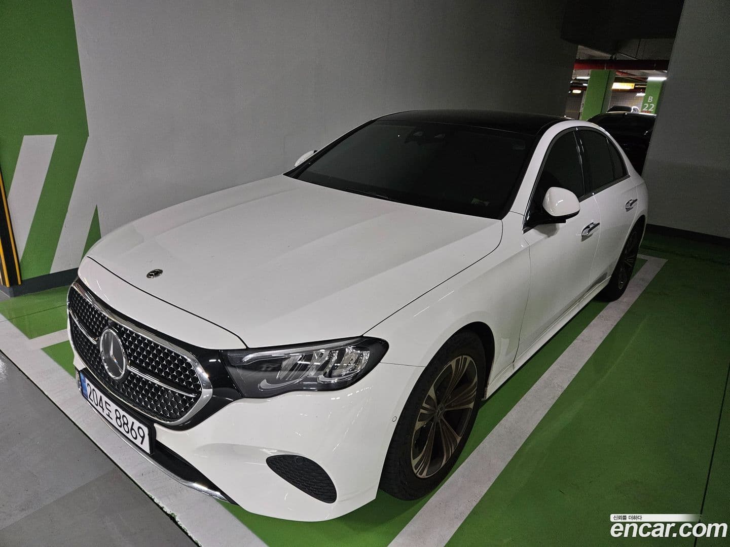 Main__Slider__Photo:E-Class Mercedes-Benz 2025.2-1