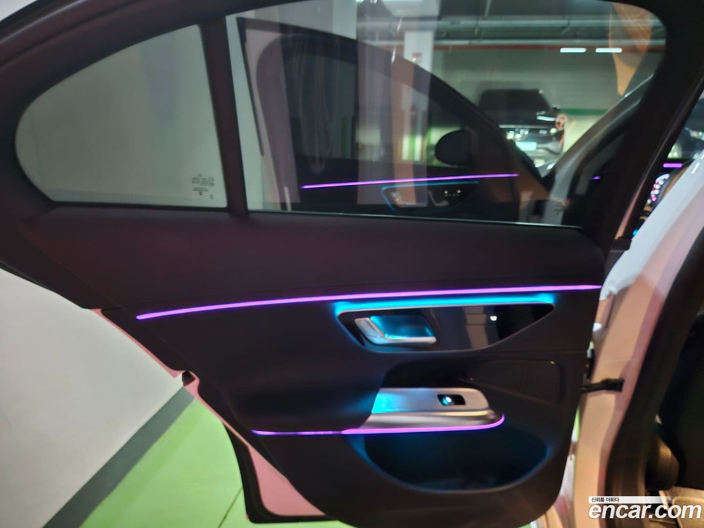 Main__Slider__Photo:E-Class Mercedes-Benz 2025.2-8