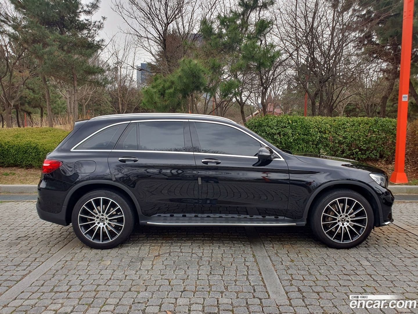 Main__Slider__Photo:GLC-Class Mercedes-Benz 2019.9-4