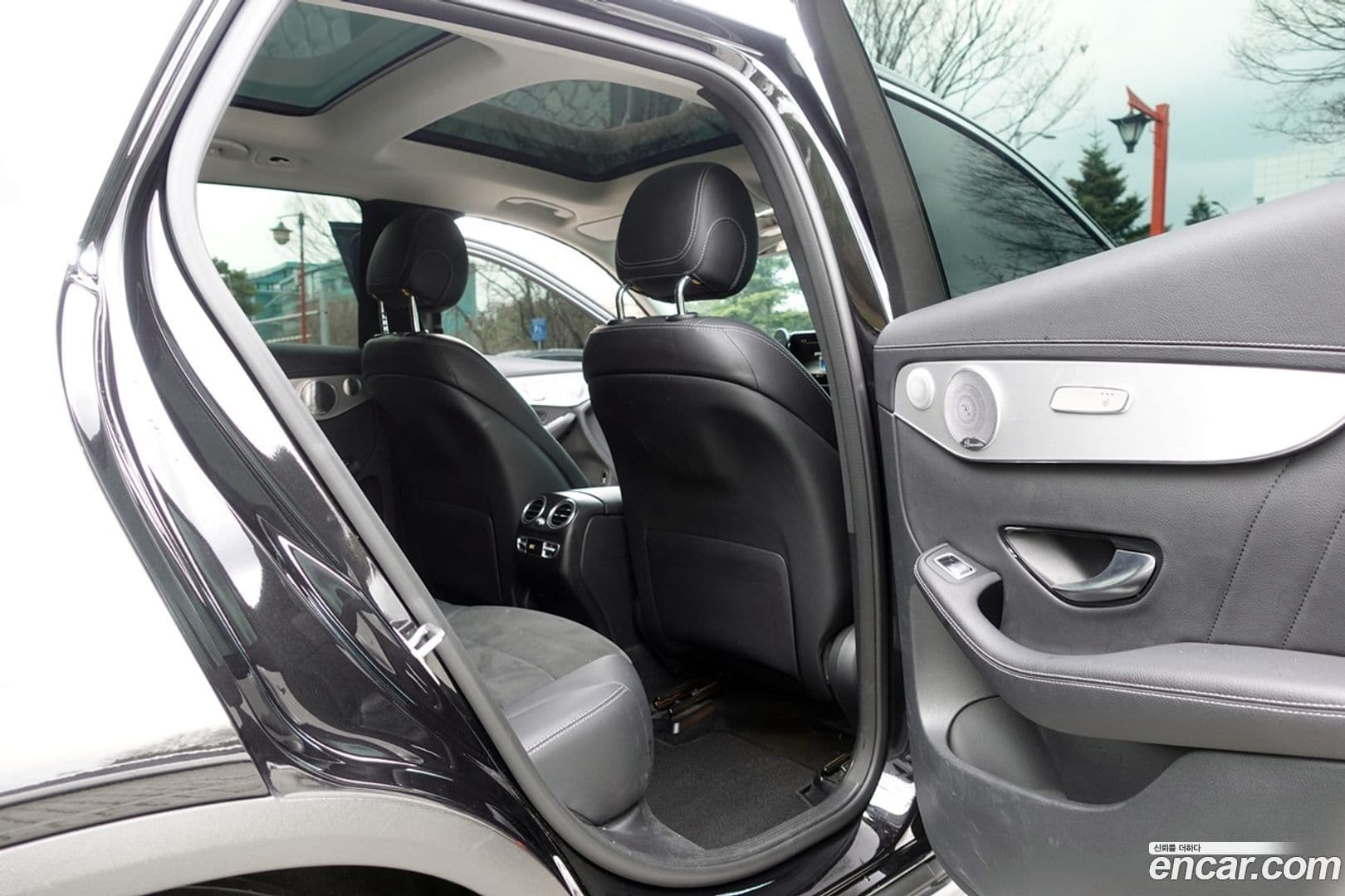 Main__Slider__Photo:GLC-Class Mercedes-Benz 2019.9-6