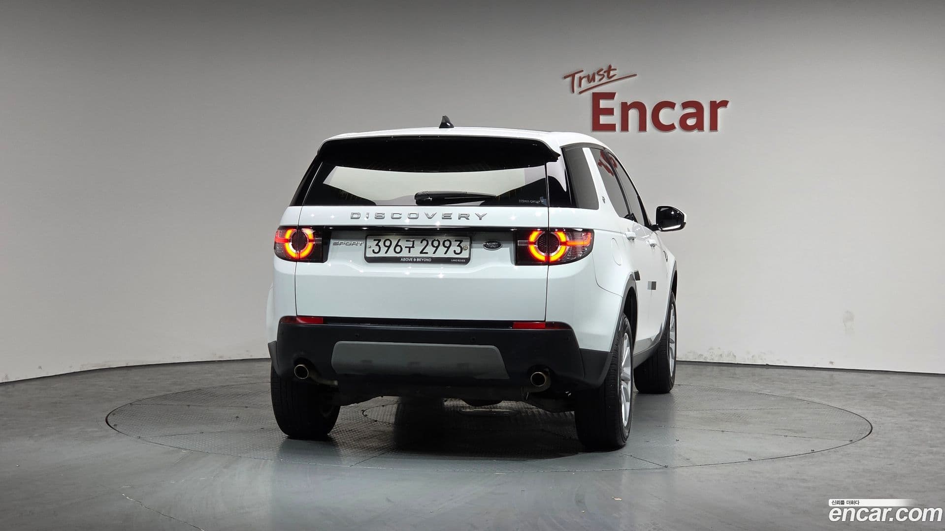 Main__Slider__Photo:Discovery Sport Land Rover 2019.11-3