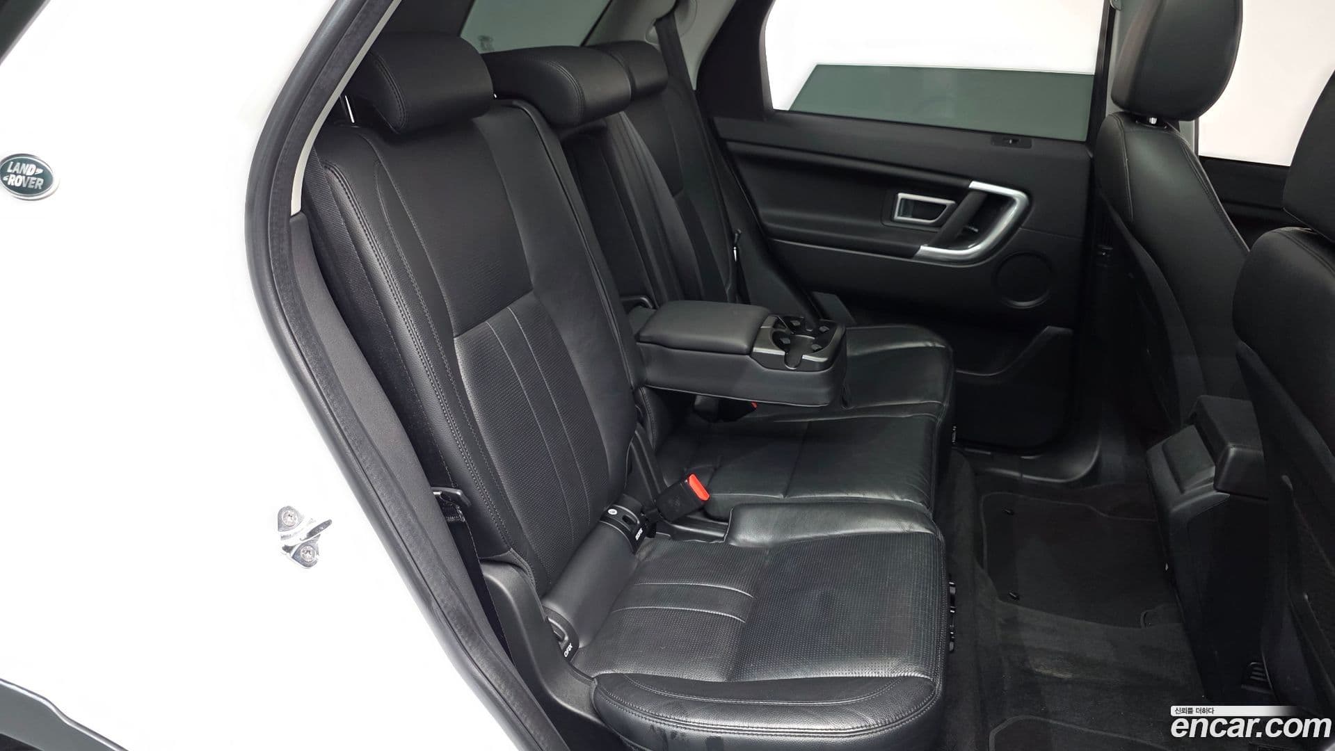 Main__Slider__Photo:Discovery Sport Land Rover 2019.11-11