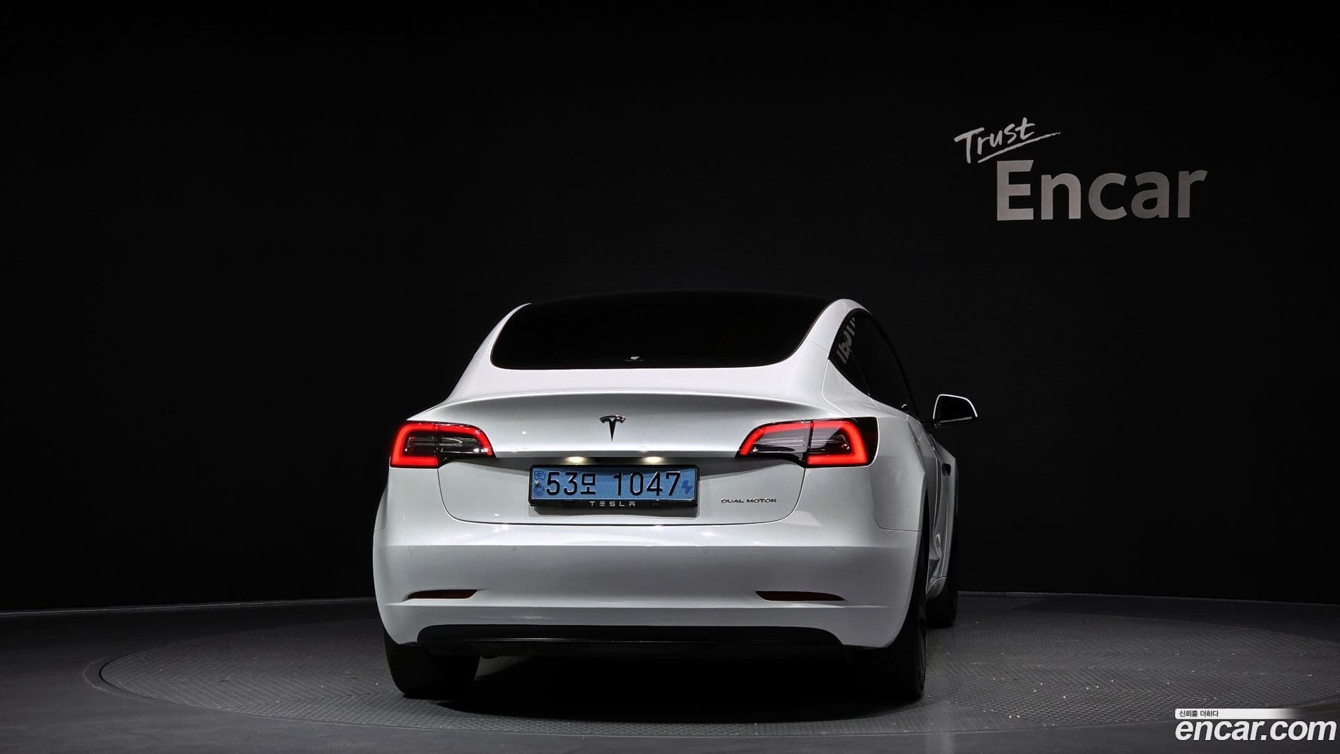 Main__Slider__Photo:Model 3 Tesla 2022.8-3