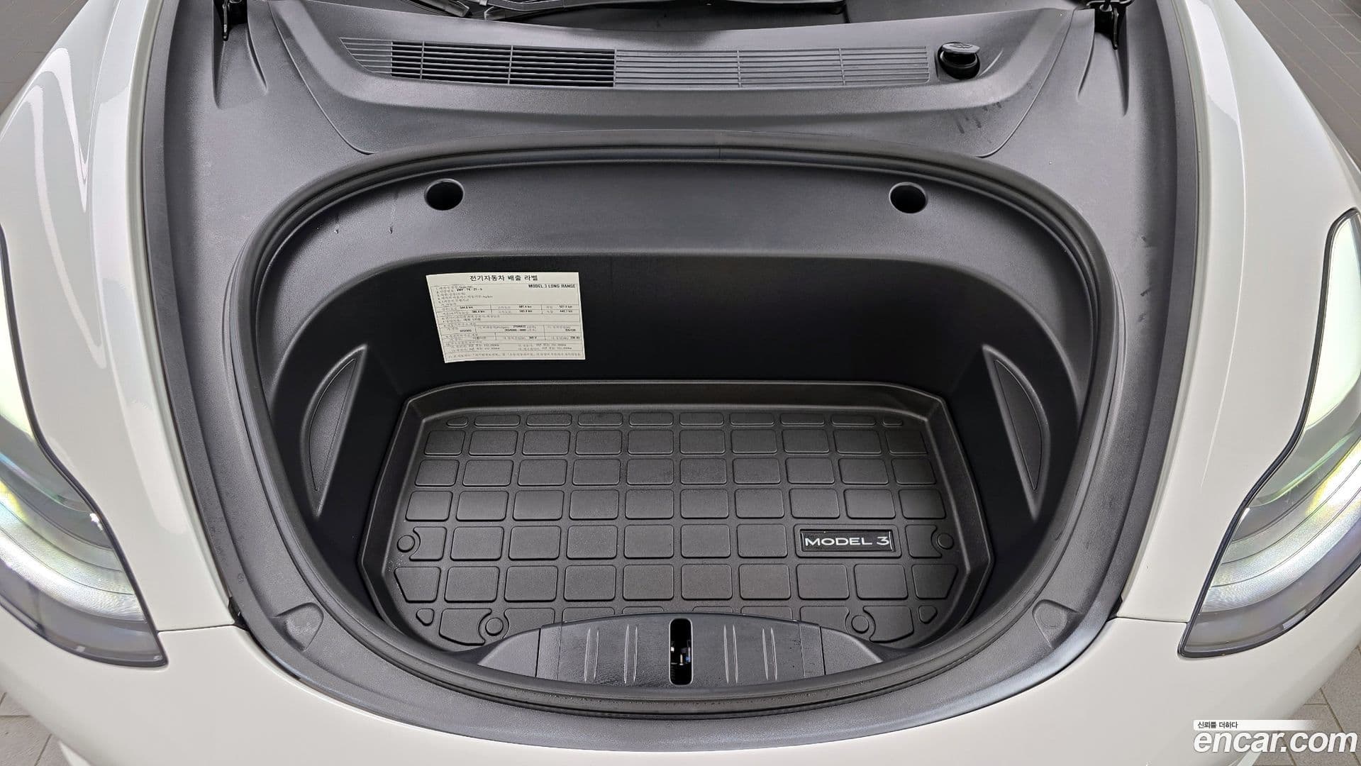 Main__Slider__Photo:Model 3 Tesla 2022.8-5