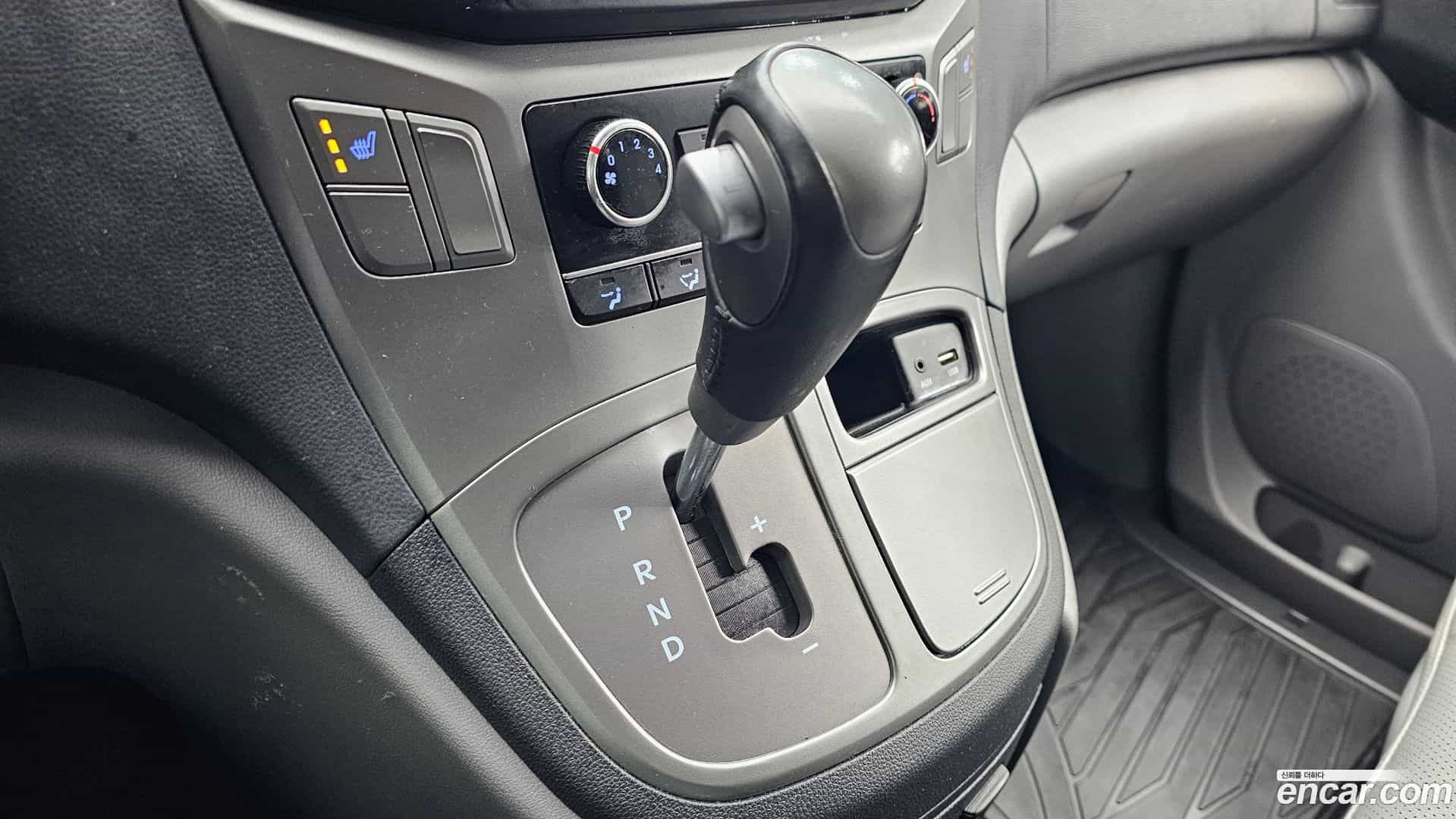 Starex Hyundai 2019.3-INNER-009