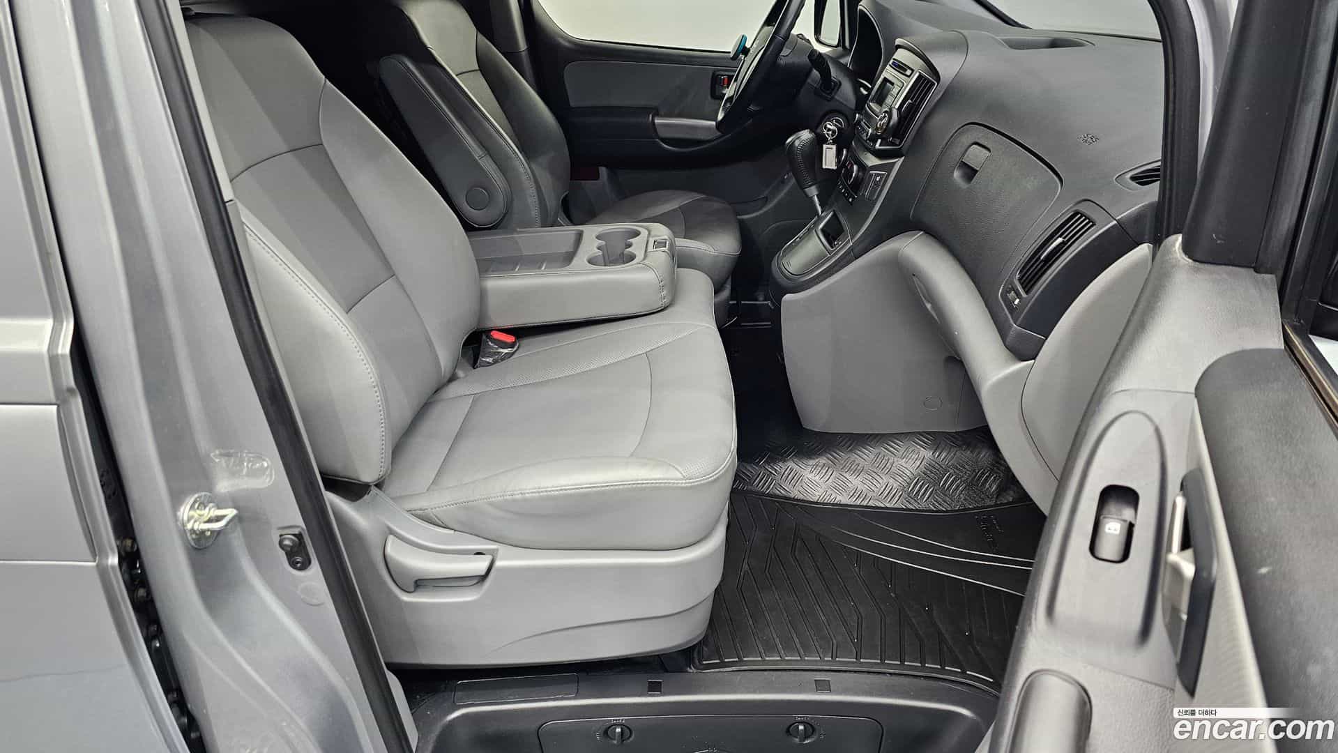 Starex Hyundai 2019.3-INNER-010