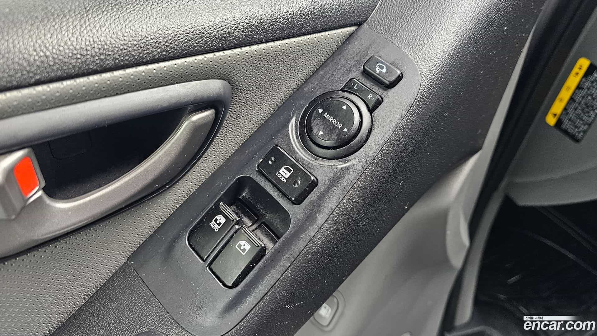 Starex Hyundai 2019.3-OPTION-017