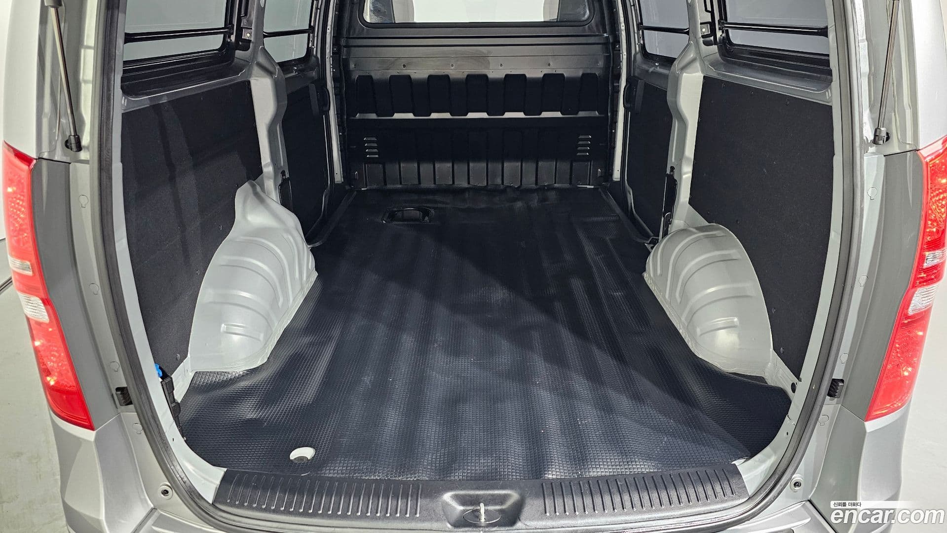 Main__Slider__Photo:Starex Hyundai 2019.3-19