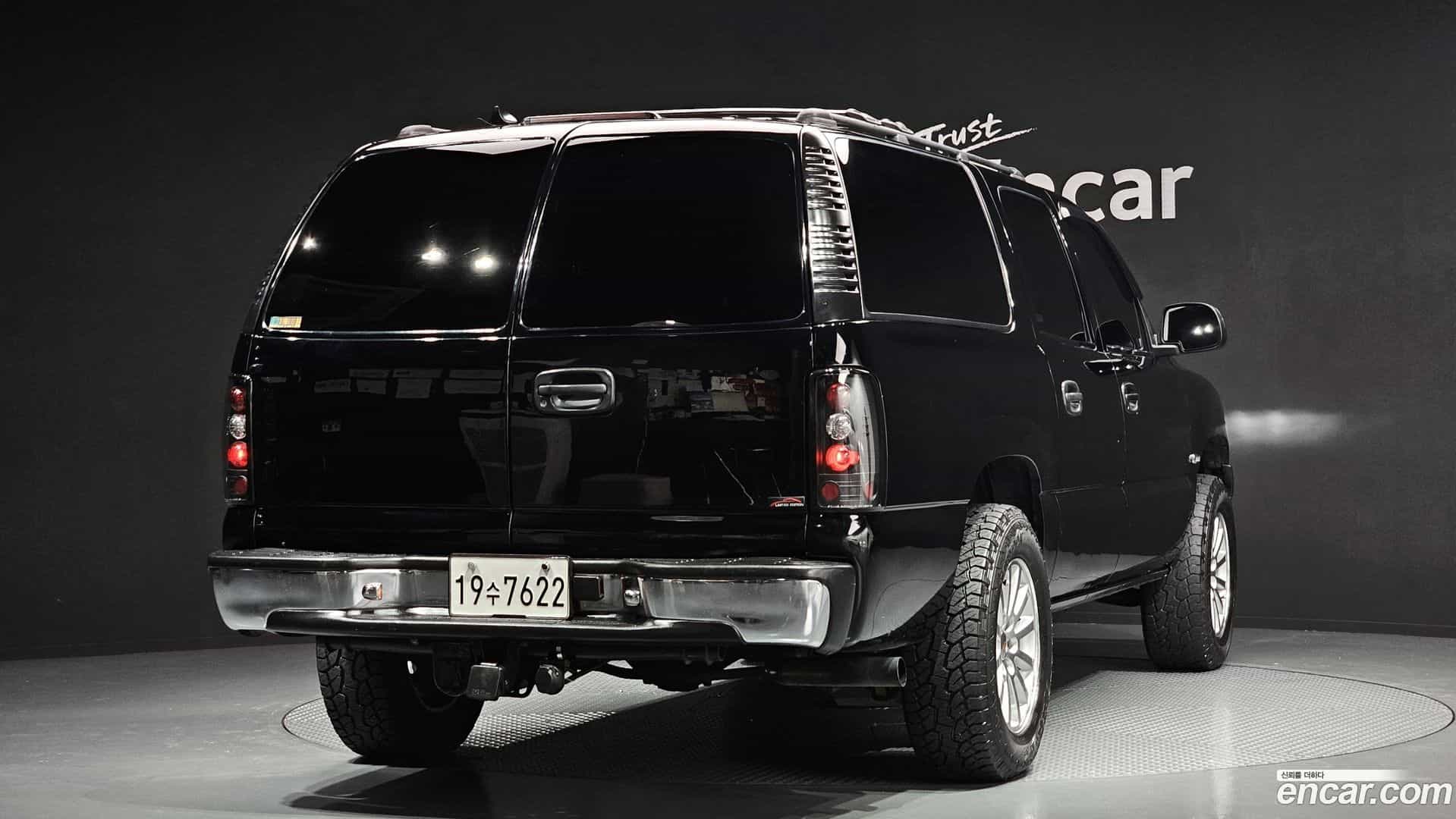 Surburban Chevrolet 2001.11-OUTER-002