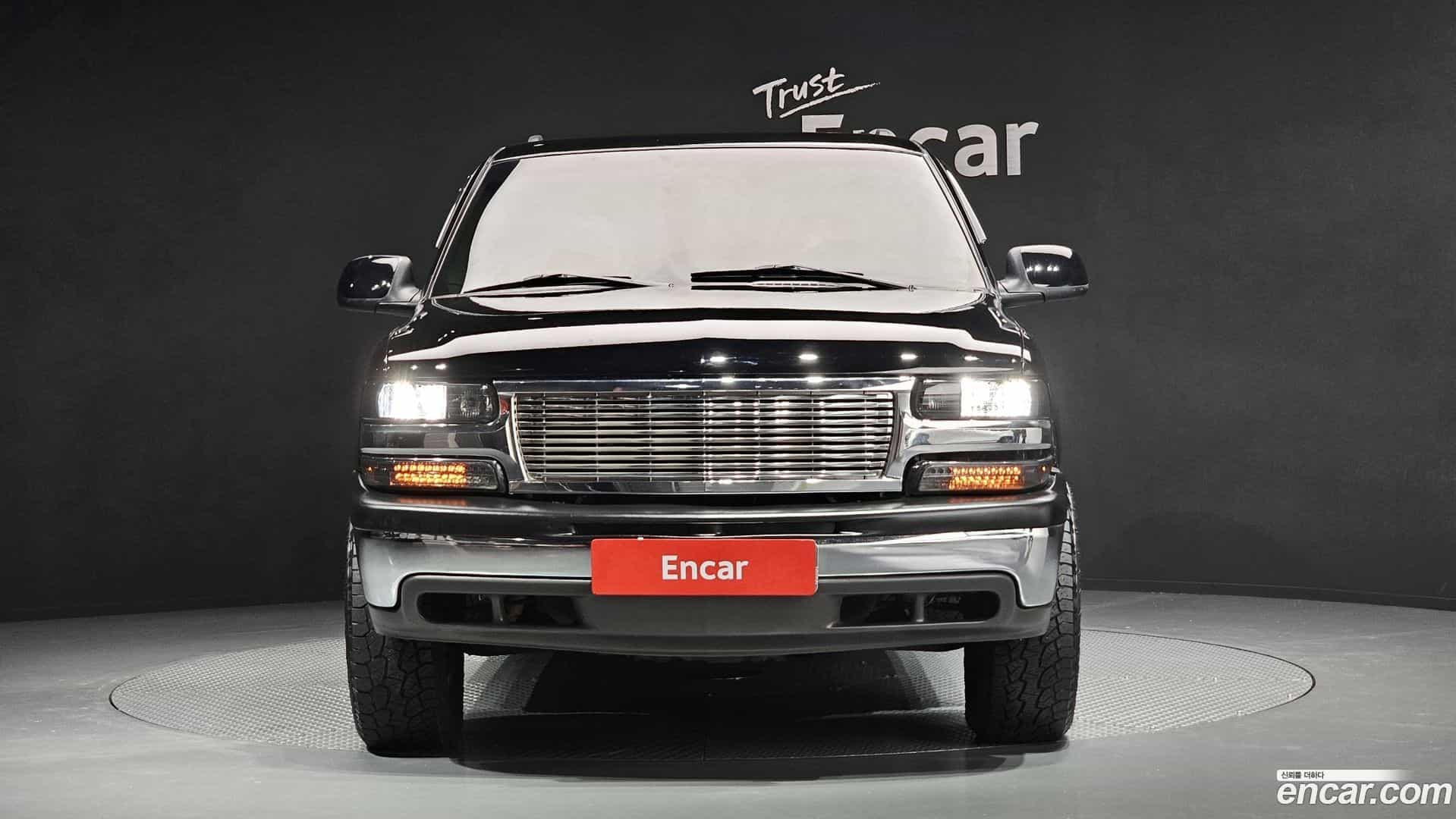 Surburban Chevrolet 2001.11-OUTER-003