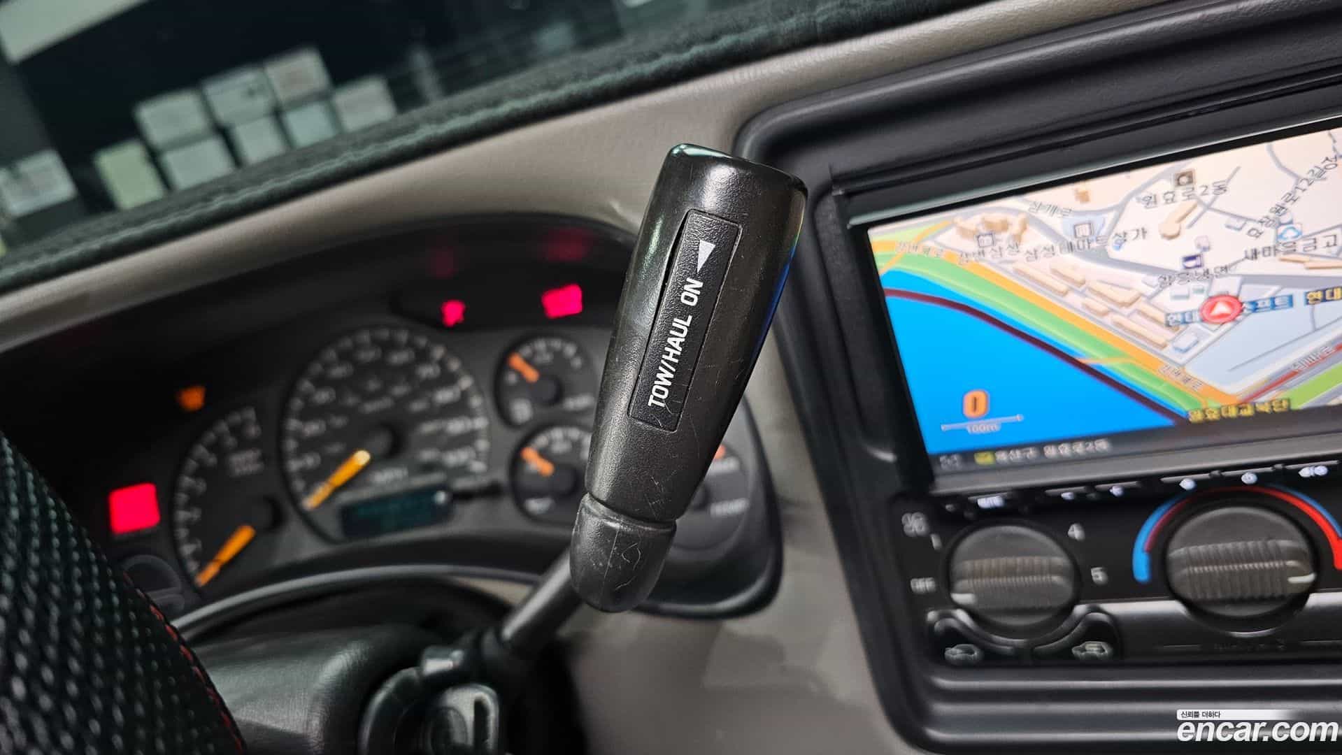 Surburban Chevrolet 2001.11-INNER-009