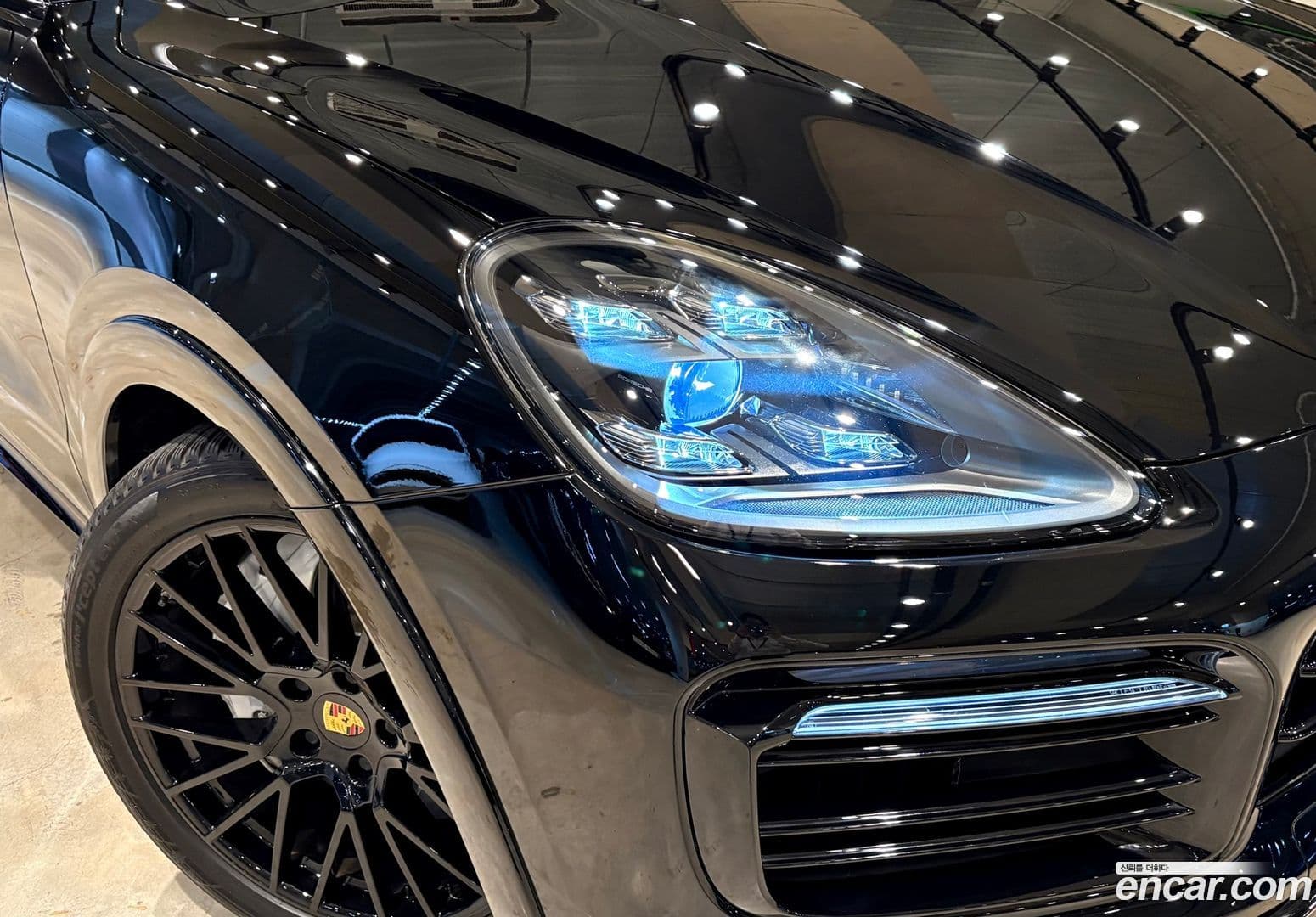 Main__Slider__Photo:Cayenne Porsche 2020.3-3