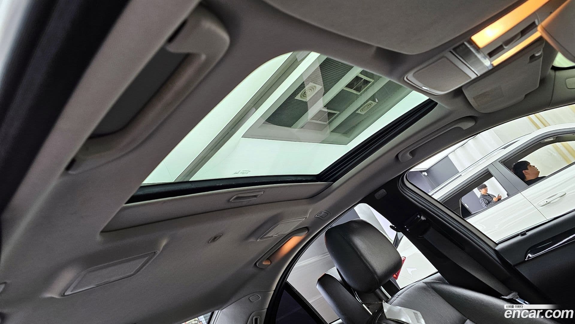 Main__Slider__Photo:S-Class Mercedes-Benz 2010.10-16