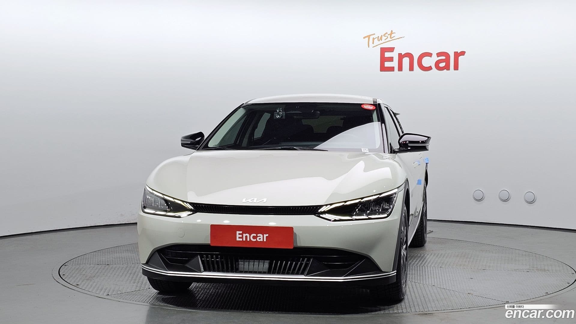 Main__Slider__Photo:EV6 Kia 2022.3-2