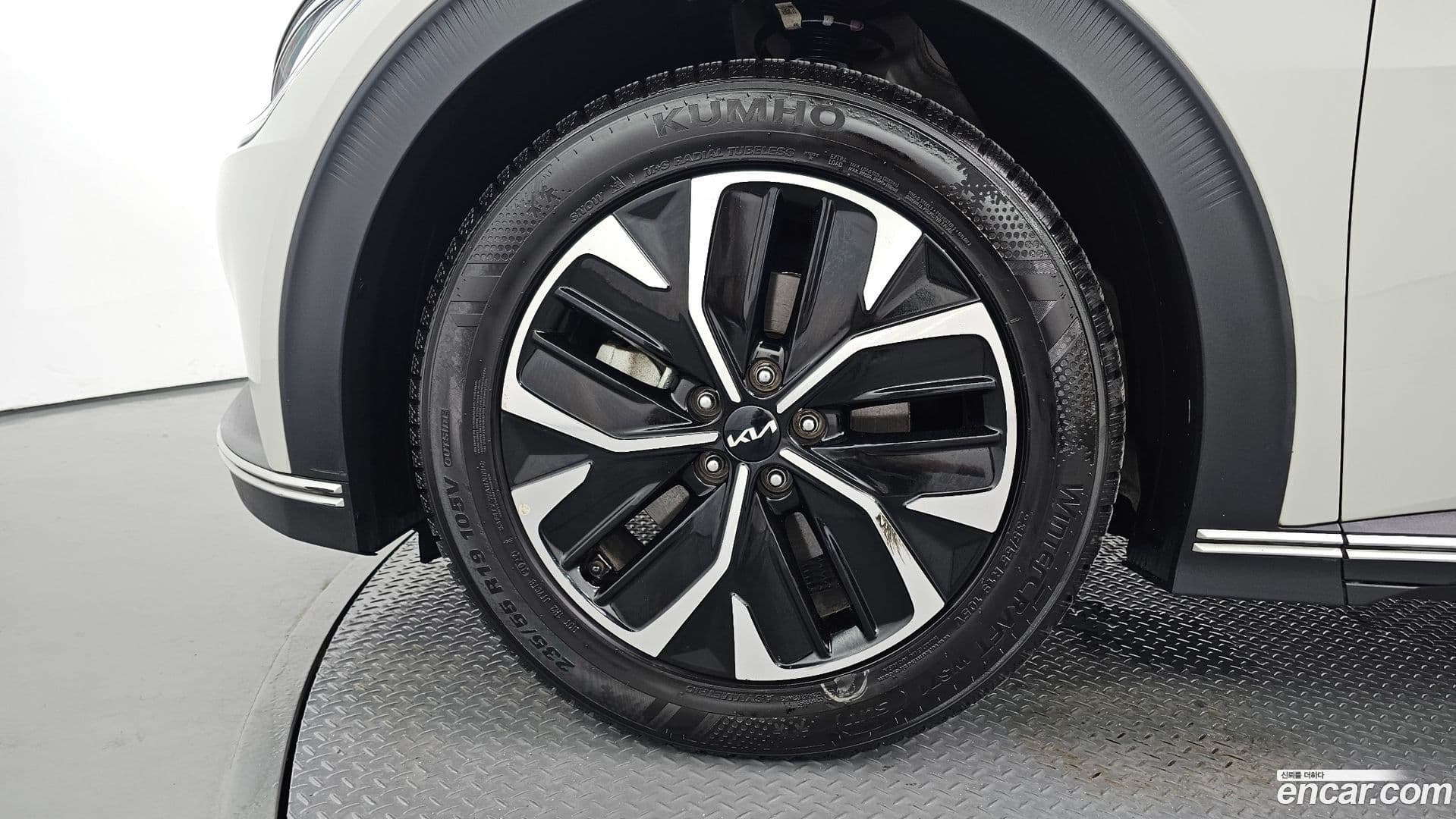 Main__Slider__Photo:EV6 Kia 2022.3-4