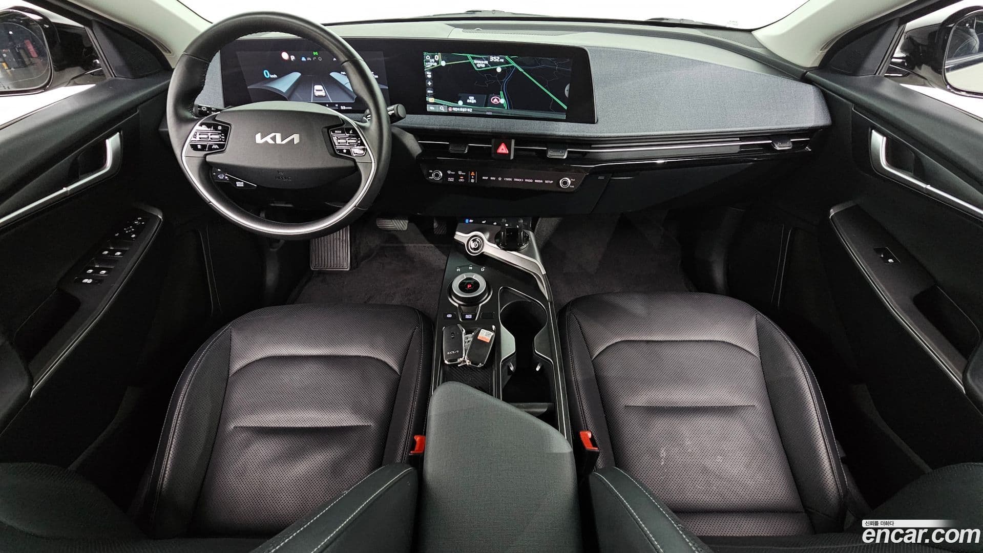 Main__Slider__Photo:EV6 Kia 2022.3-6