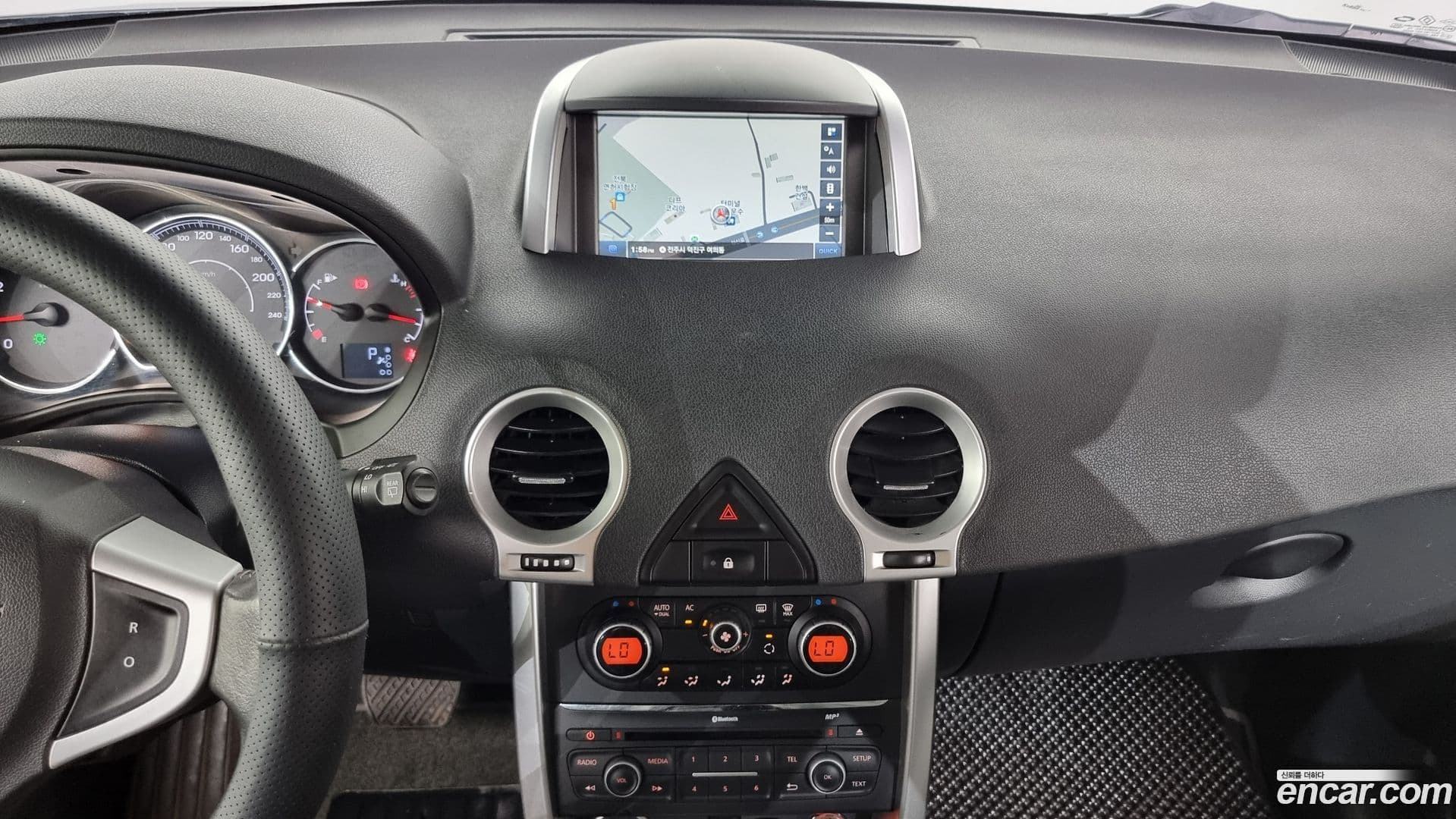 Main__Slider__Photo:QM5 Renault-KoreaSamsung 2014.9-15