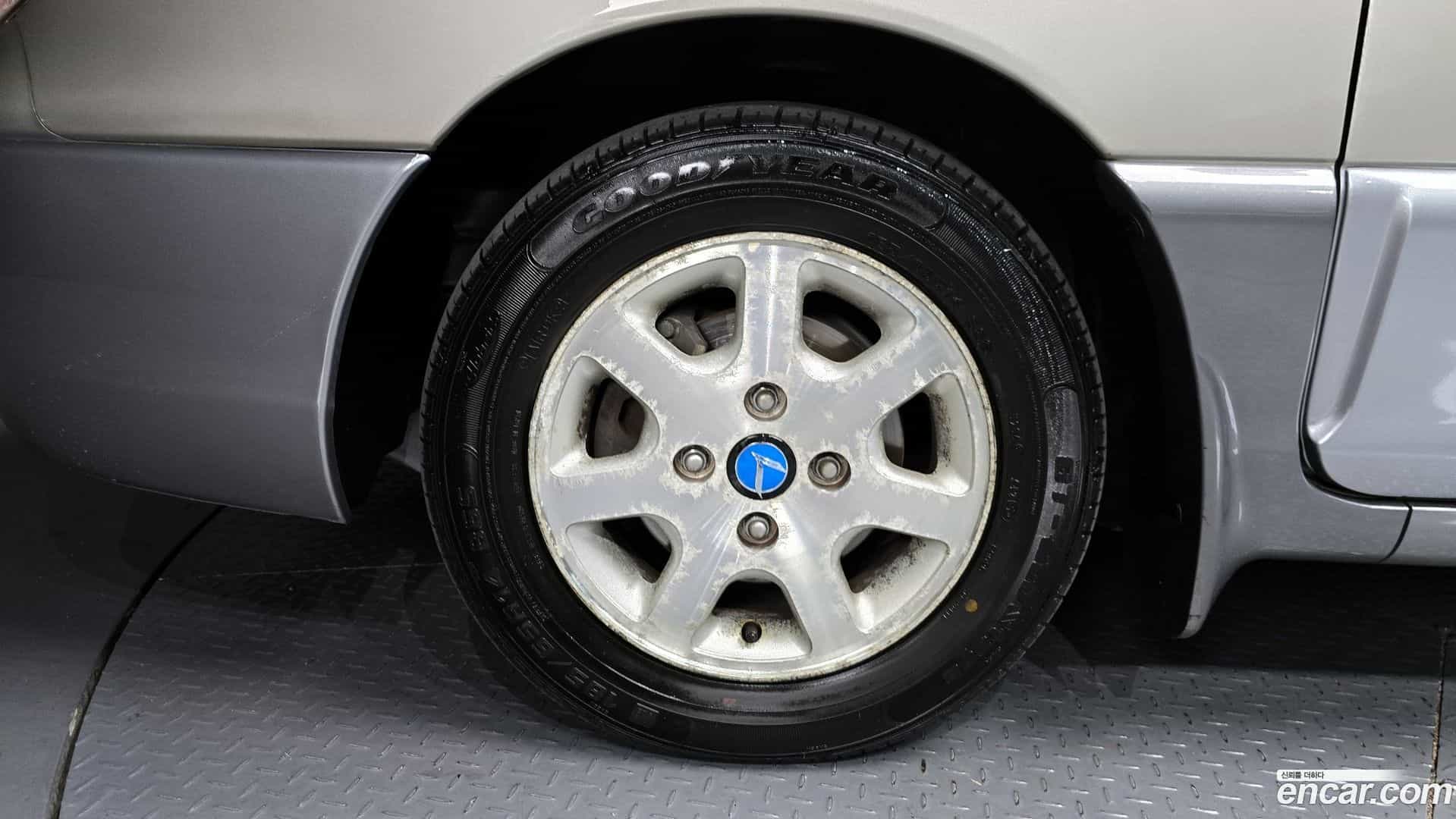 Carens Kia 2001.8-OUTER-005