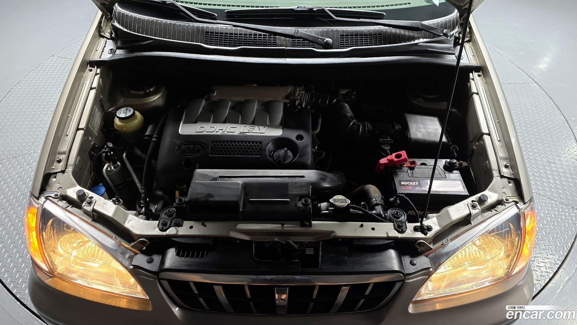 Main__Slider__Photo:Carens Kia 2001.8-5