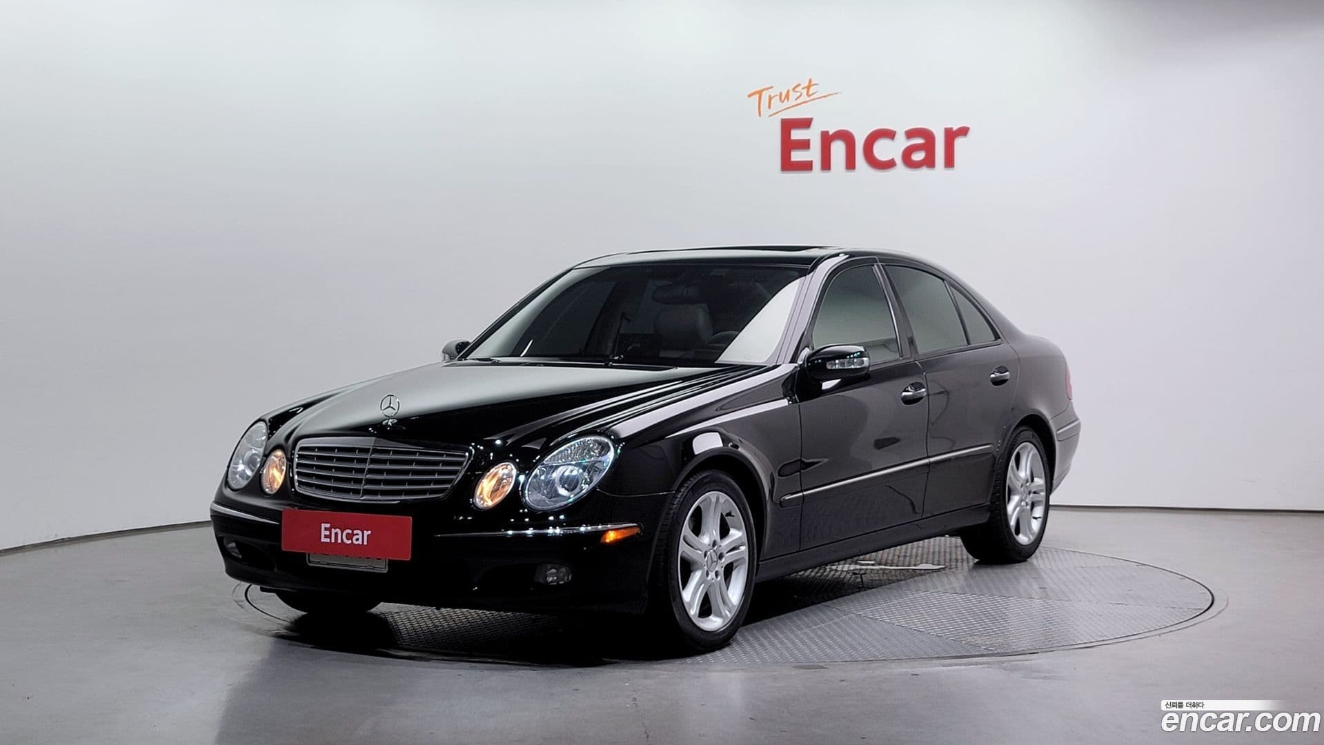 Main__Slider__Photo:E-Class Mercedes-Benz 2006.11-0