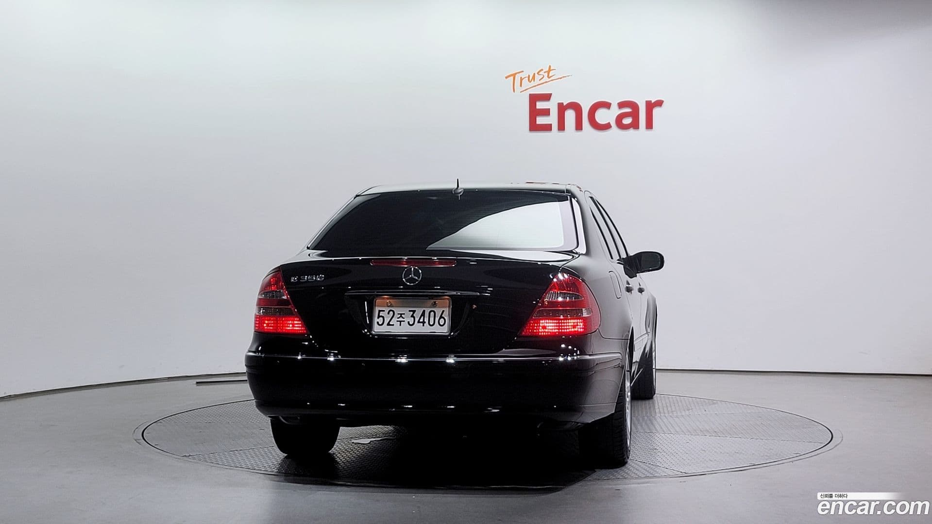 Main__Slider__Photo:E-Class Mercedes-Benz 2006.11-3